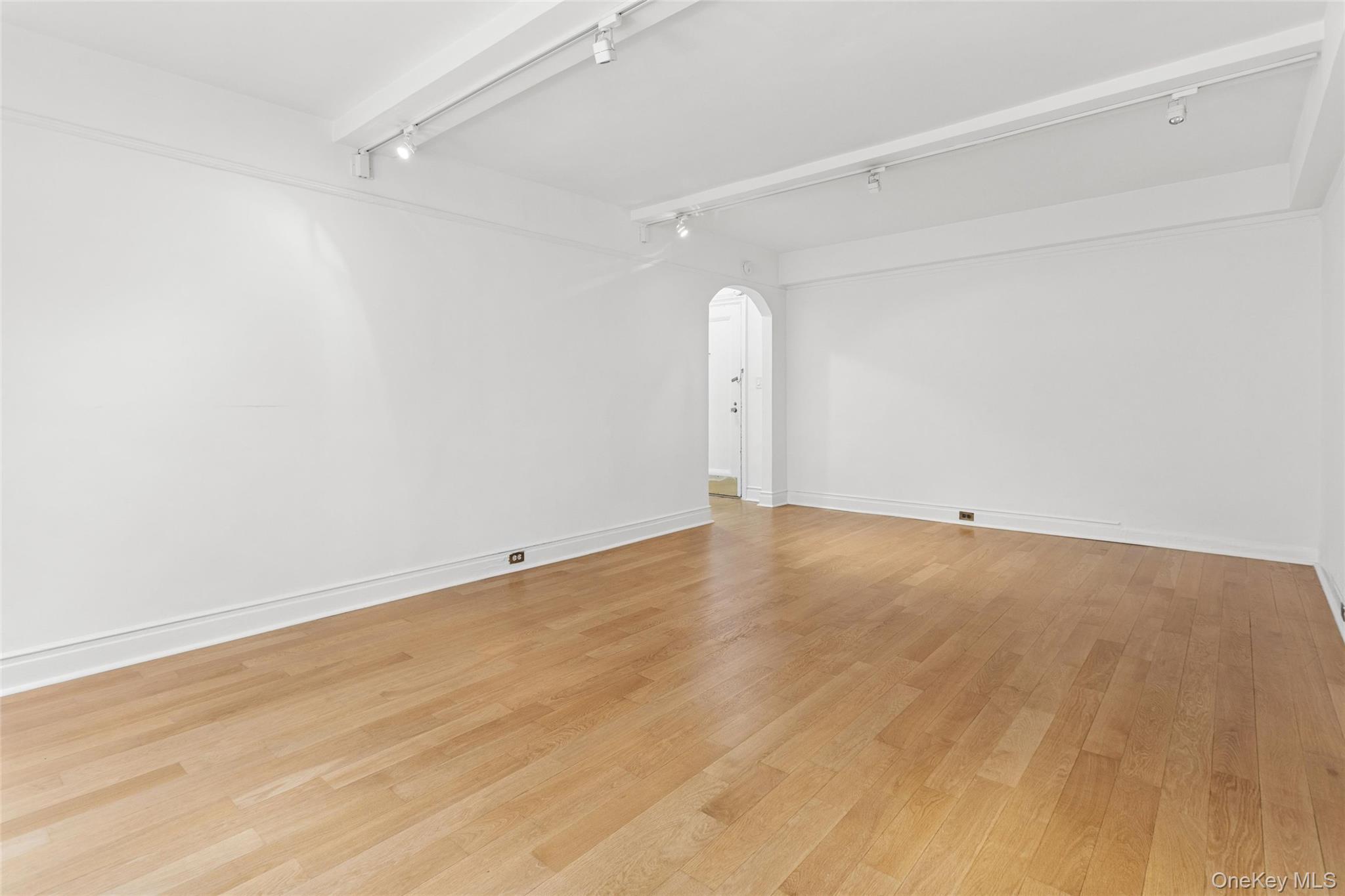 319 E 50 Street, Unit 10L photo 4