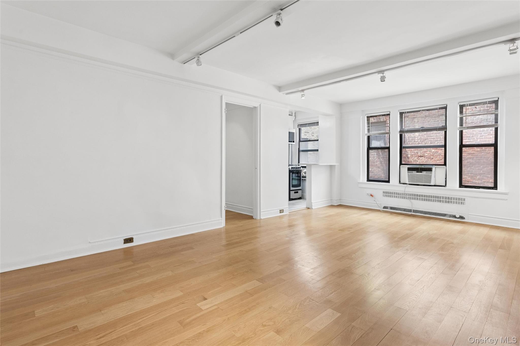 319 E 50 Street, Unit 10L photo 2