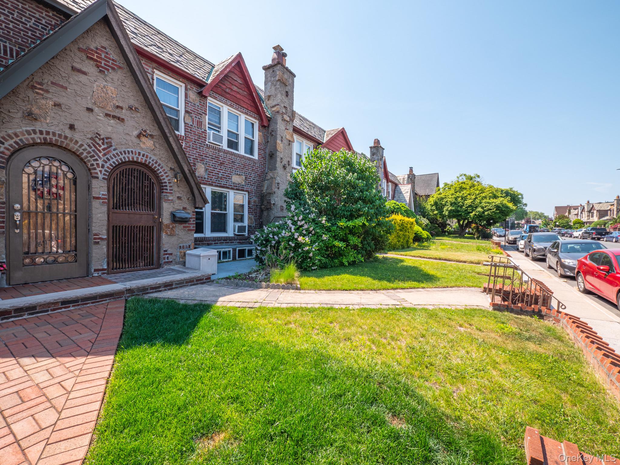8914 63rd Avenue – For Sale photo 3