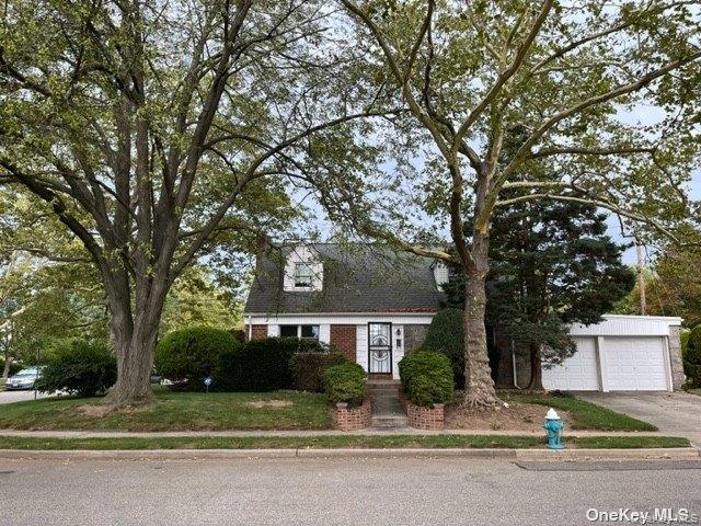 83 Stephan Marc Lane – For Sale