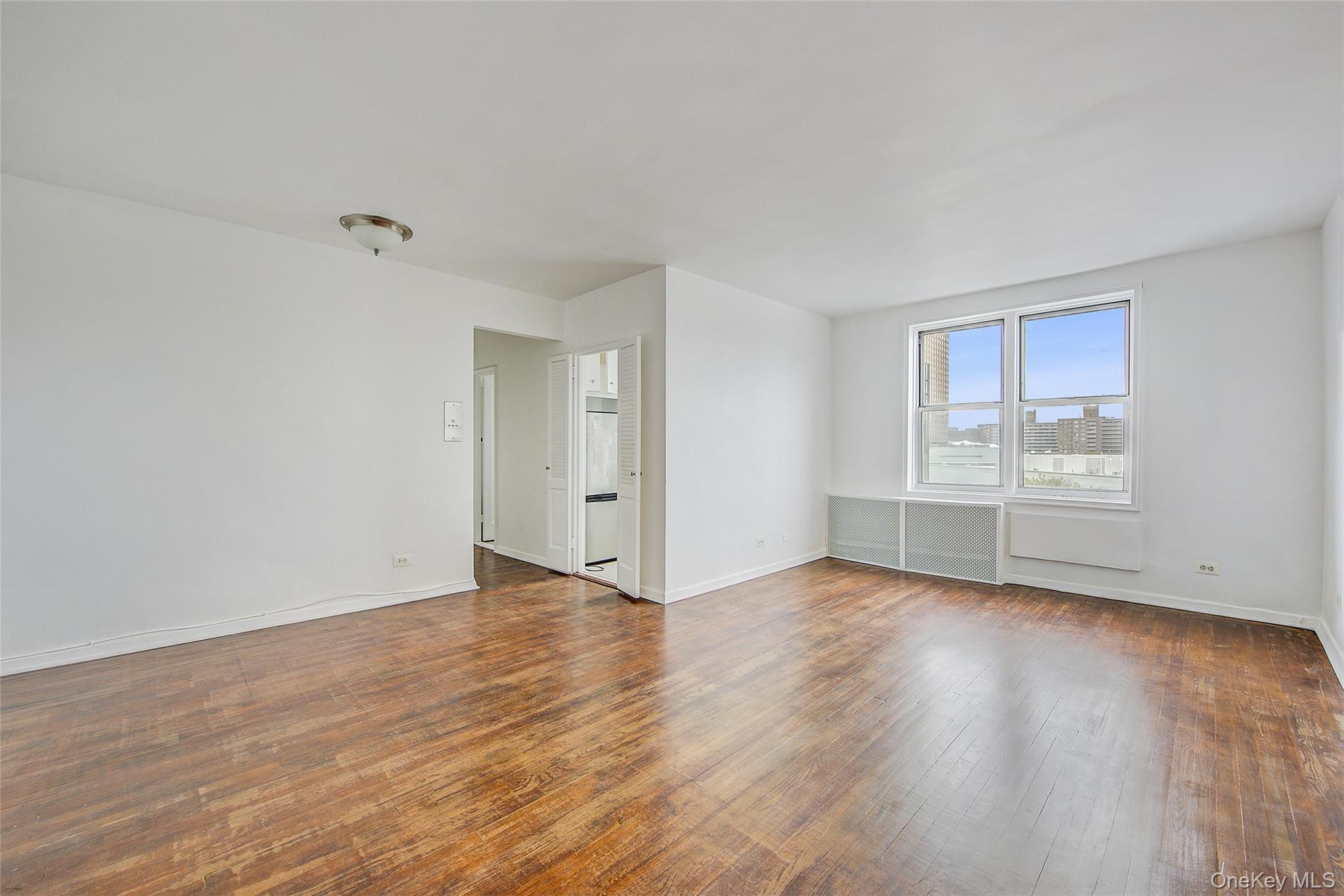 63-45 Saunders Street, Unit 6H photo 3