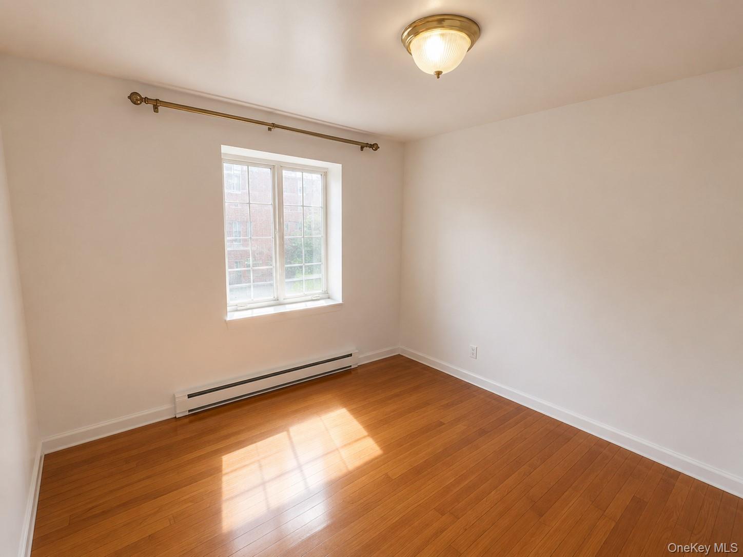35-06 Leavitt Street, Unit 4F photo 3