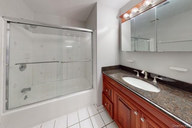 248 Lake Pointe Drive, Unit 255 photo 9