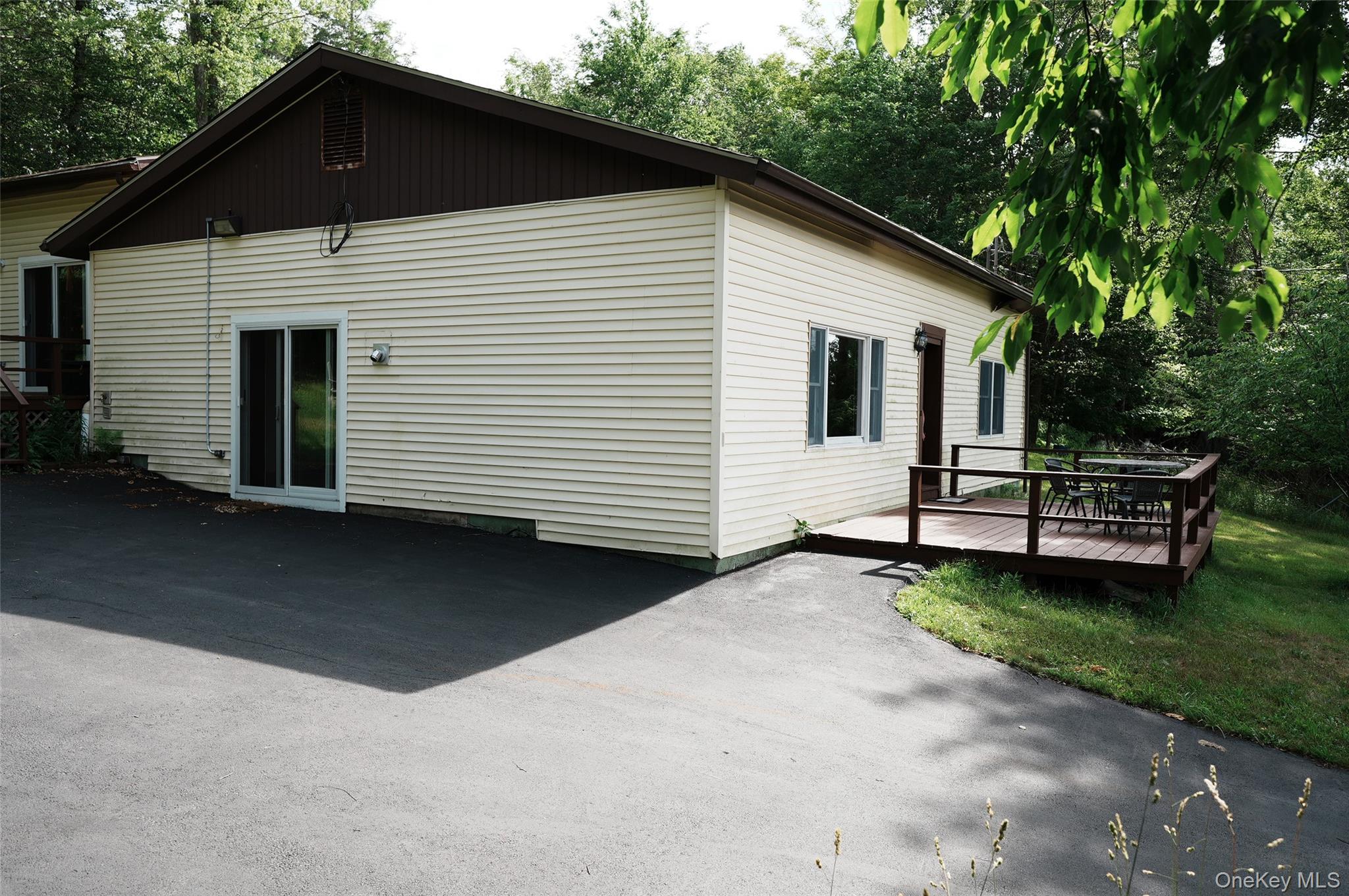 180 Winston Drive – For Rent