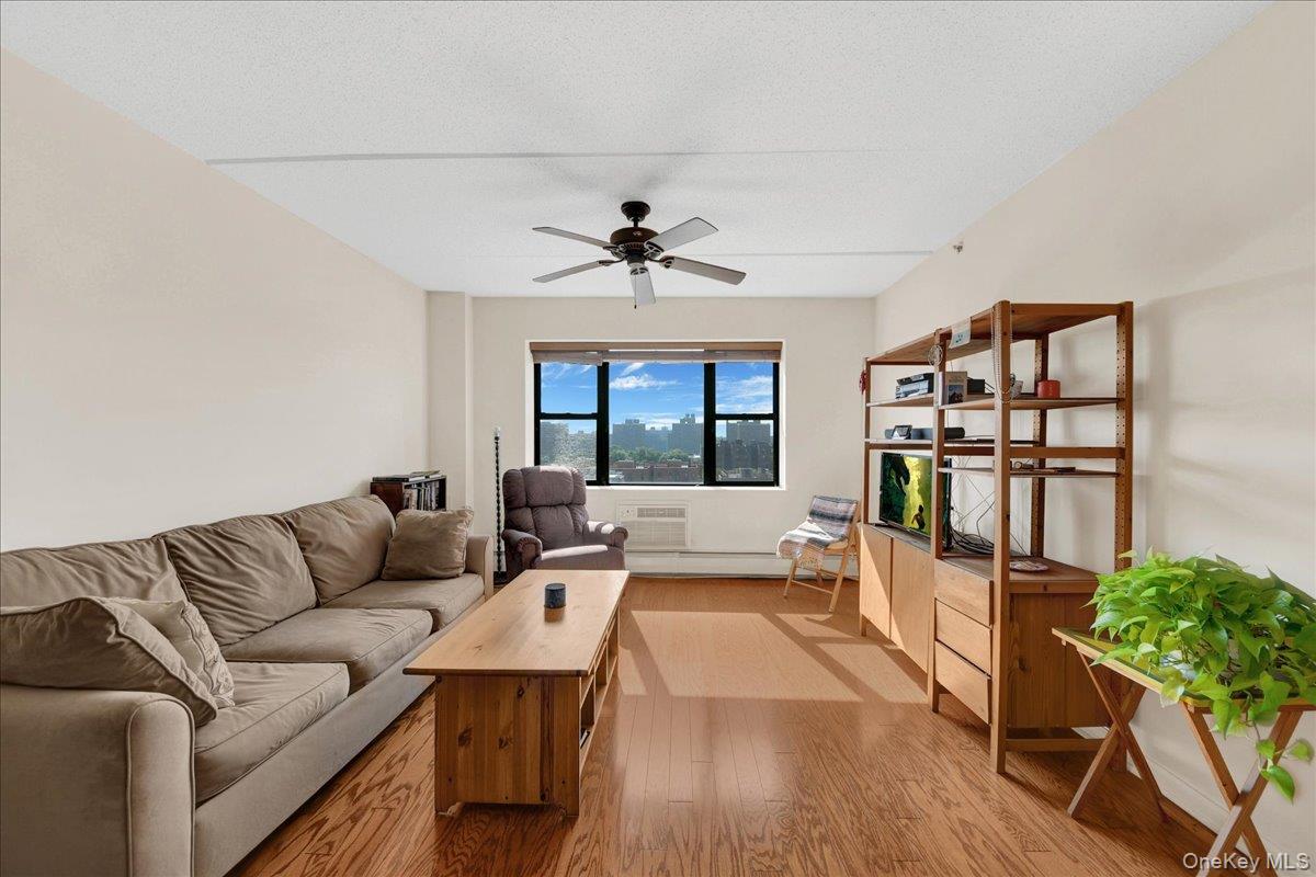 1275 Grant Avenue, Unit 10E
