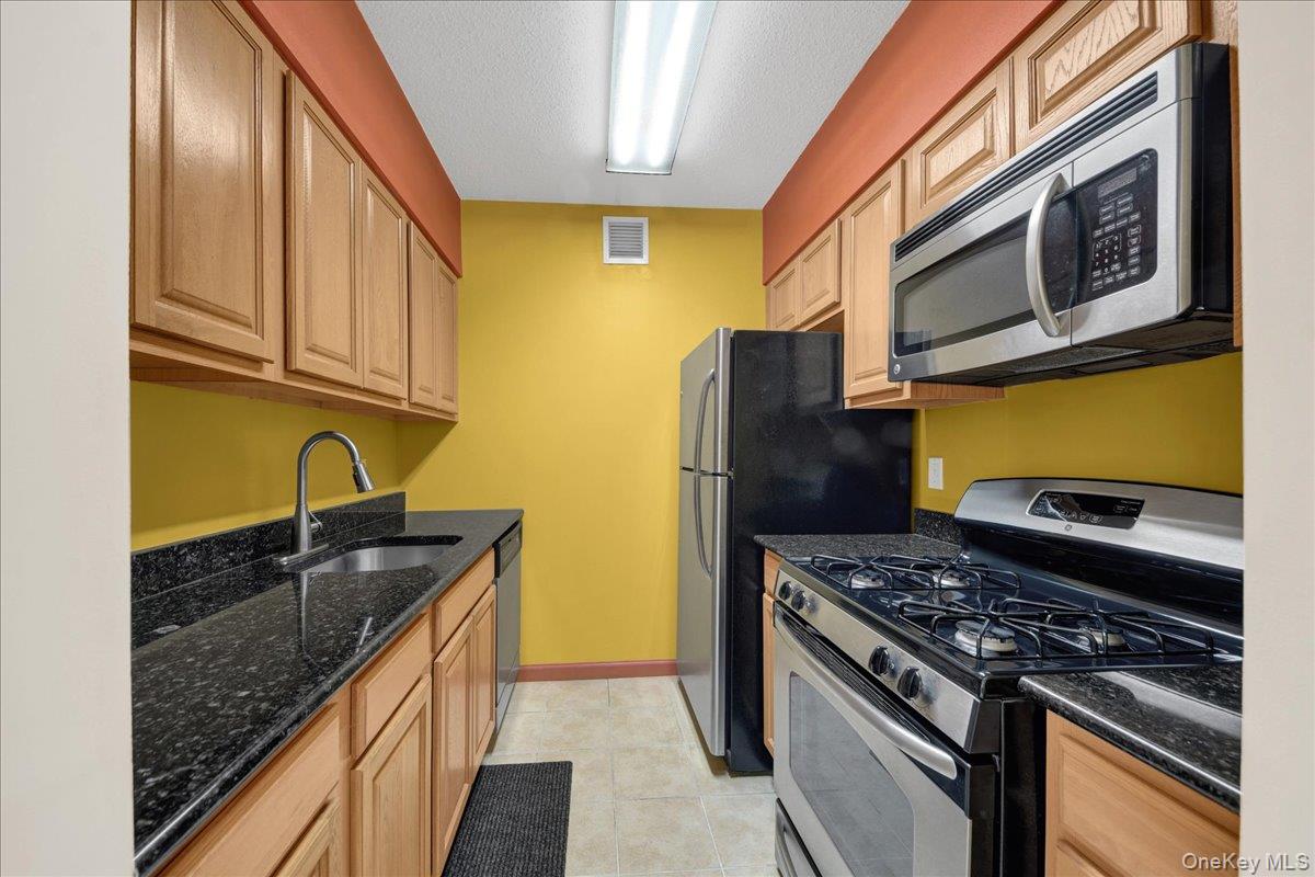 1275 Grant Avenue, Unit 10E photo 4