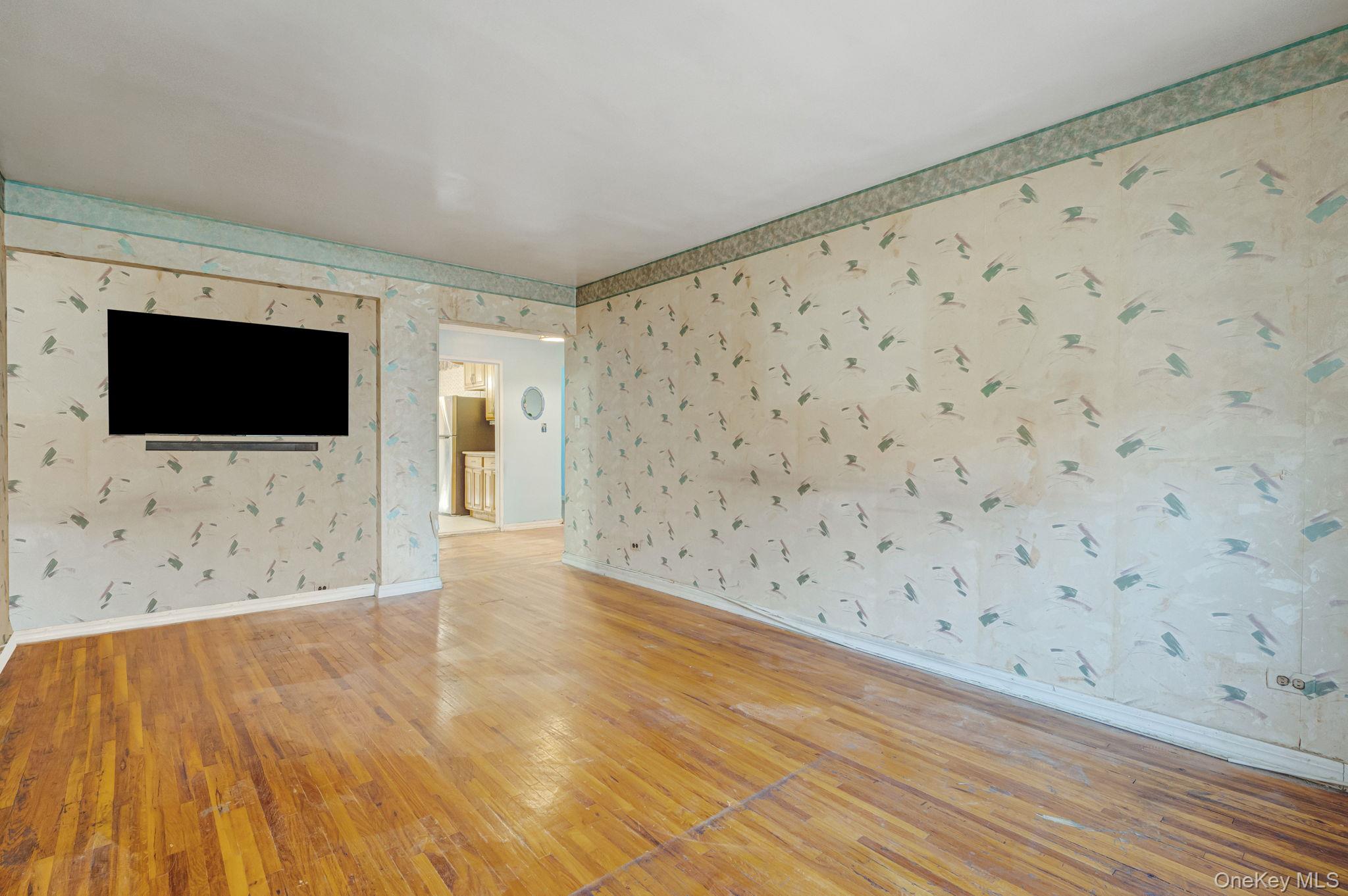 2552 E 7 Street, Unit 1H photo 8