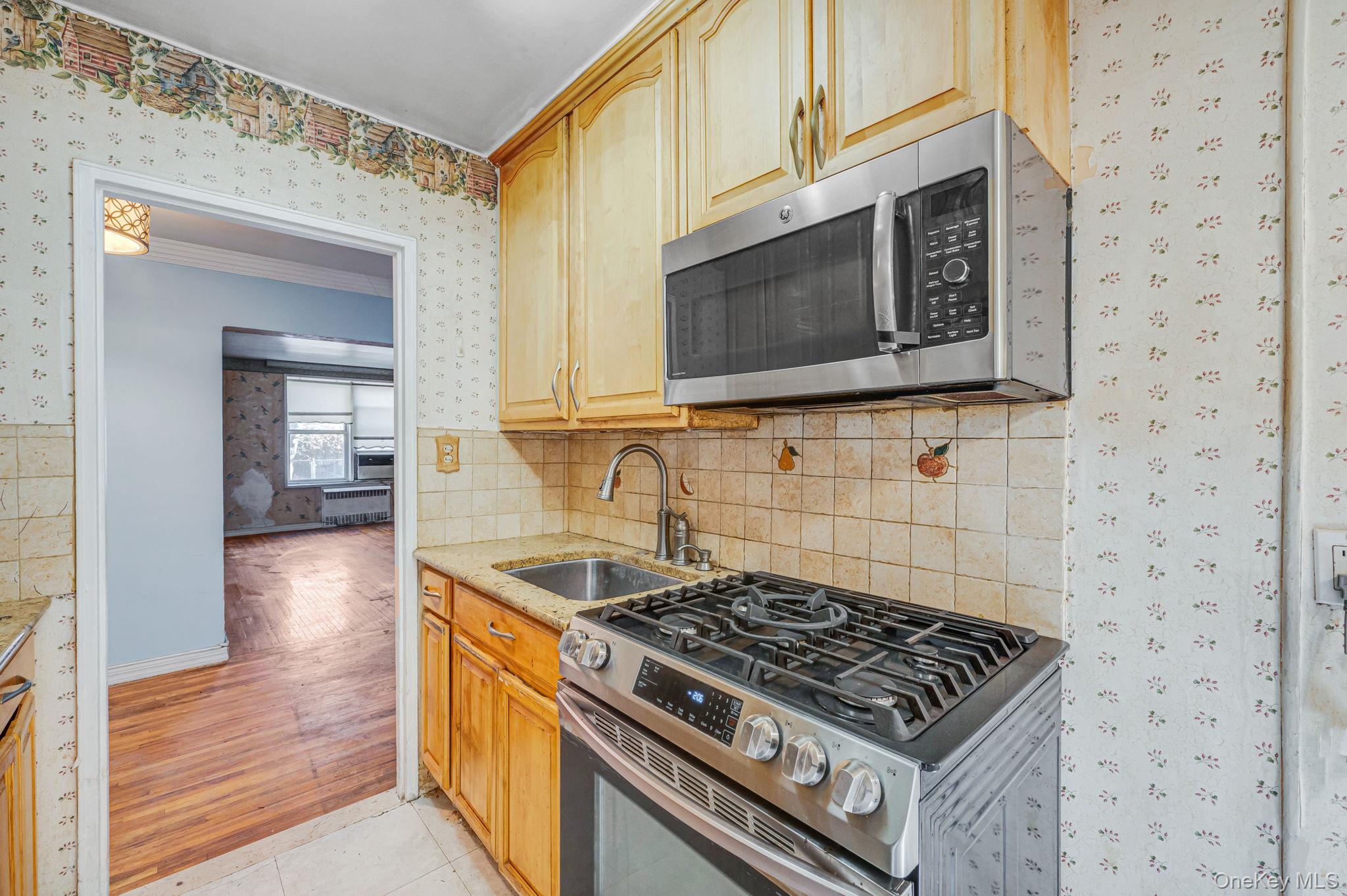2552 E 7 Street, Unit 1H photo 14