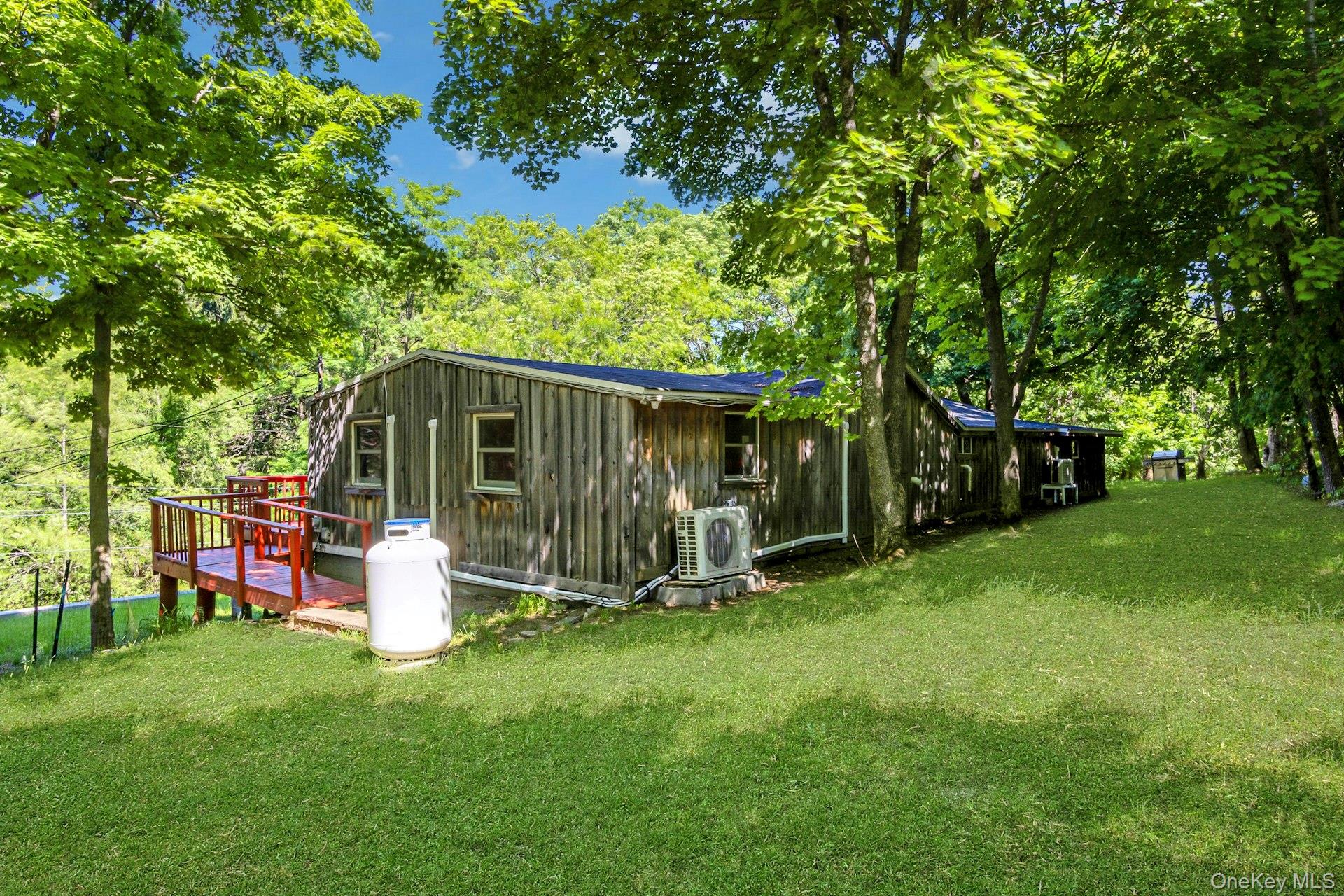6 Woods Road – For Sale photo 39