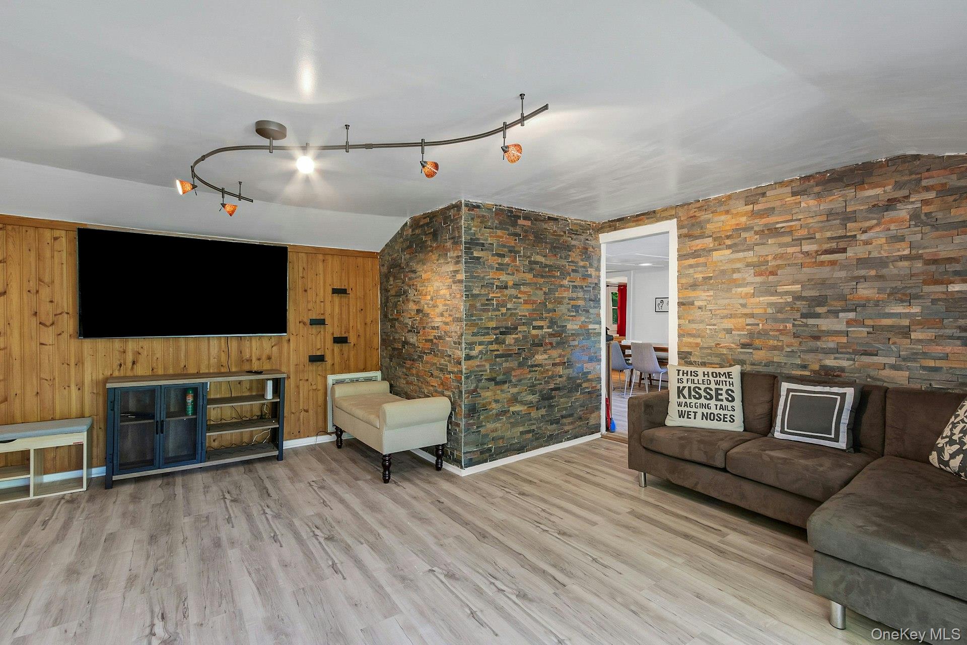 6 Woods Road – For Sale photo 12