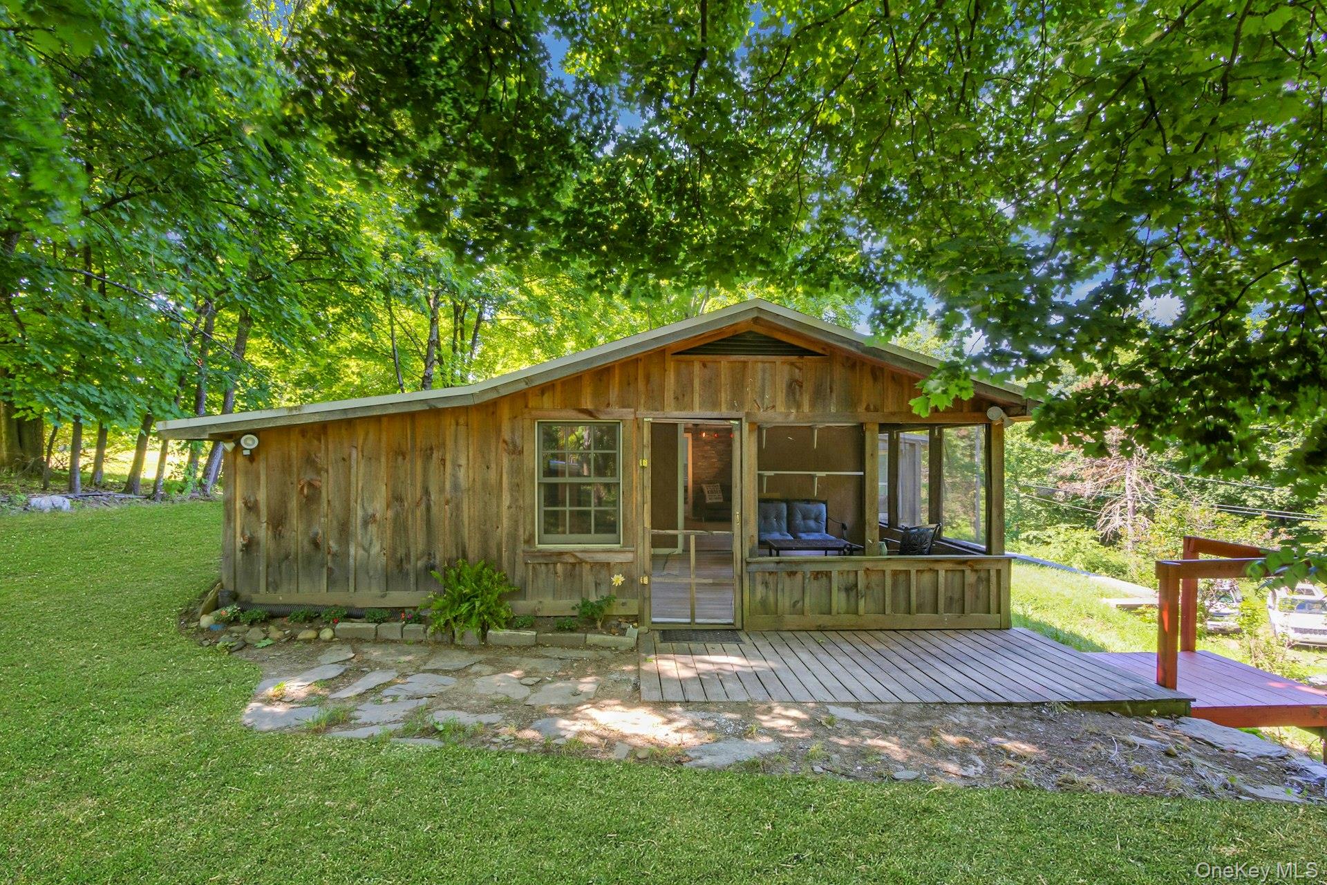 6 Woods Road – For Sale photo 2