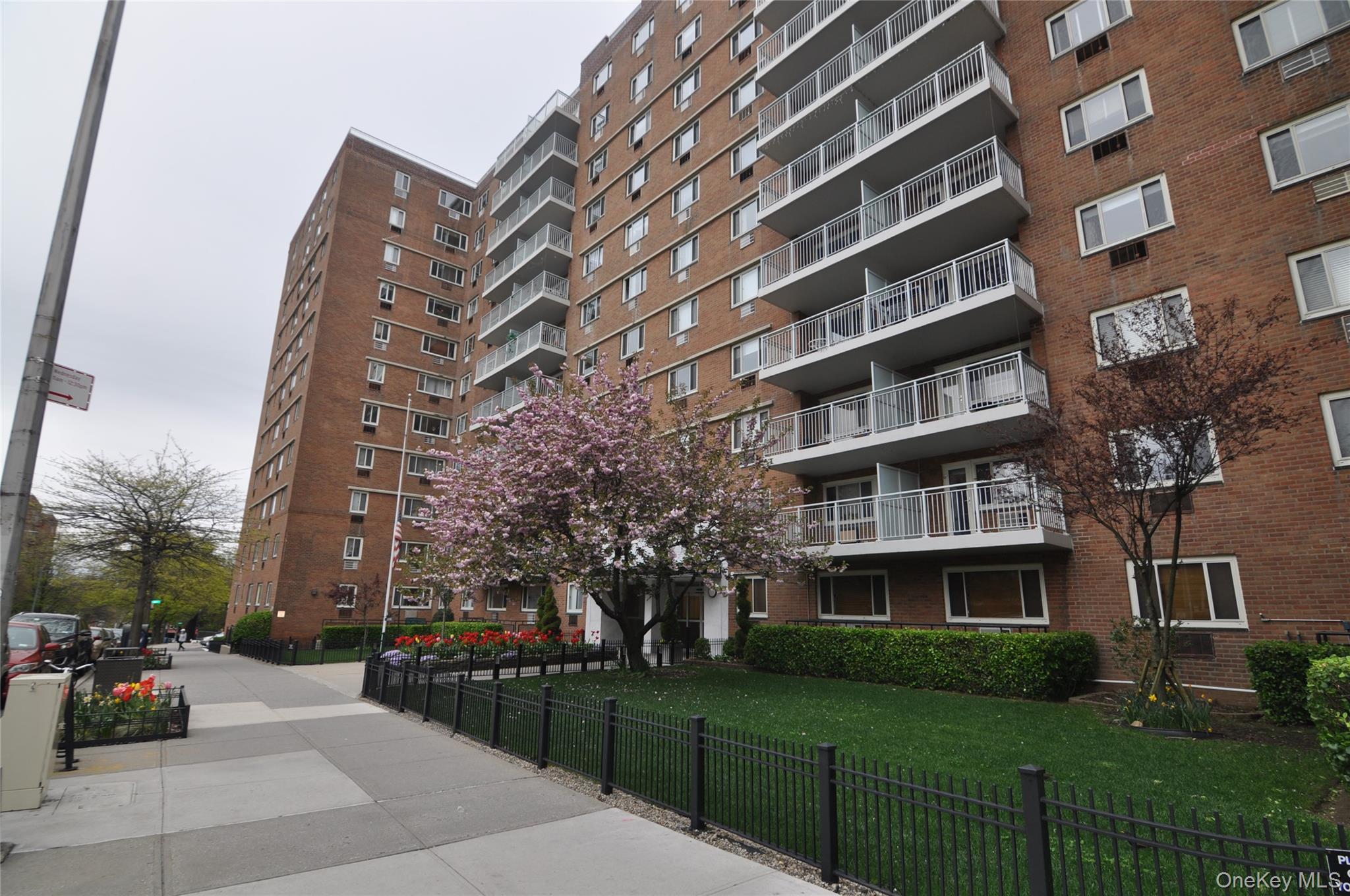 39-65 52 St., Unit 2H photo 14