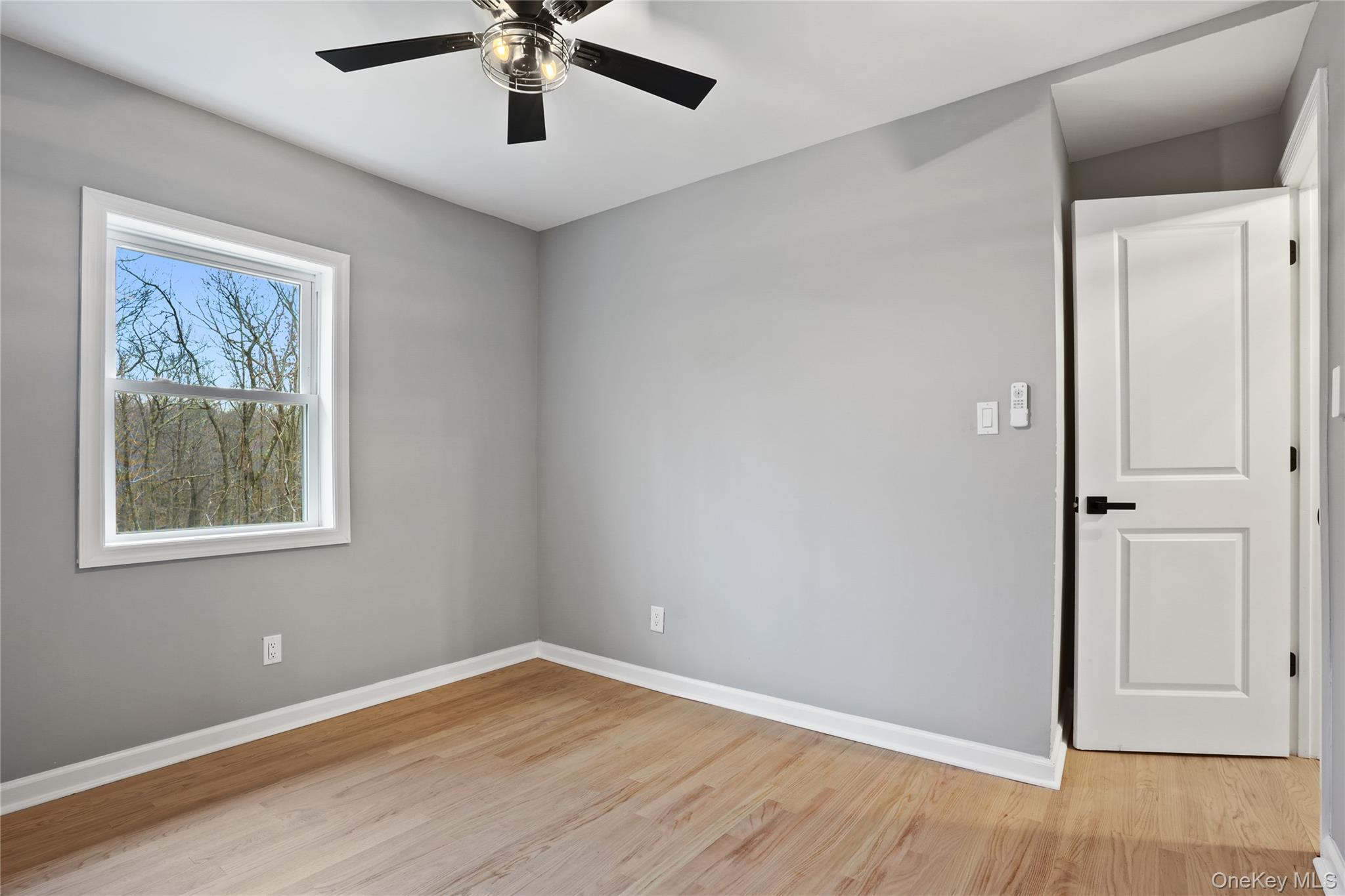 517 E Mountain Road N, Unit 515-517 photo 23