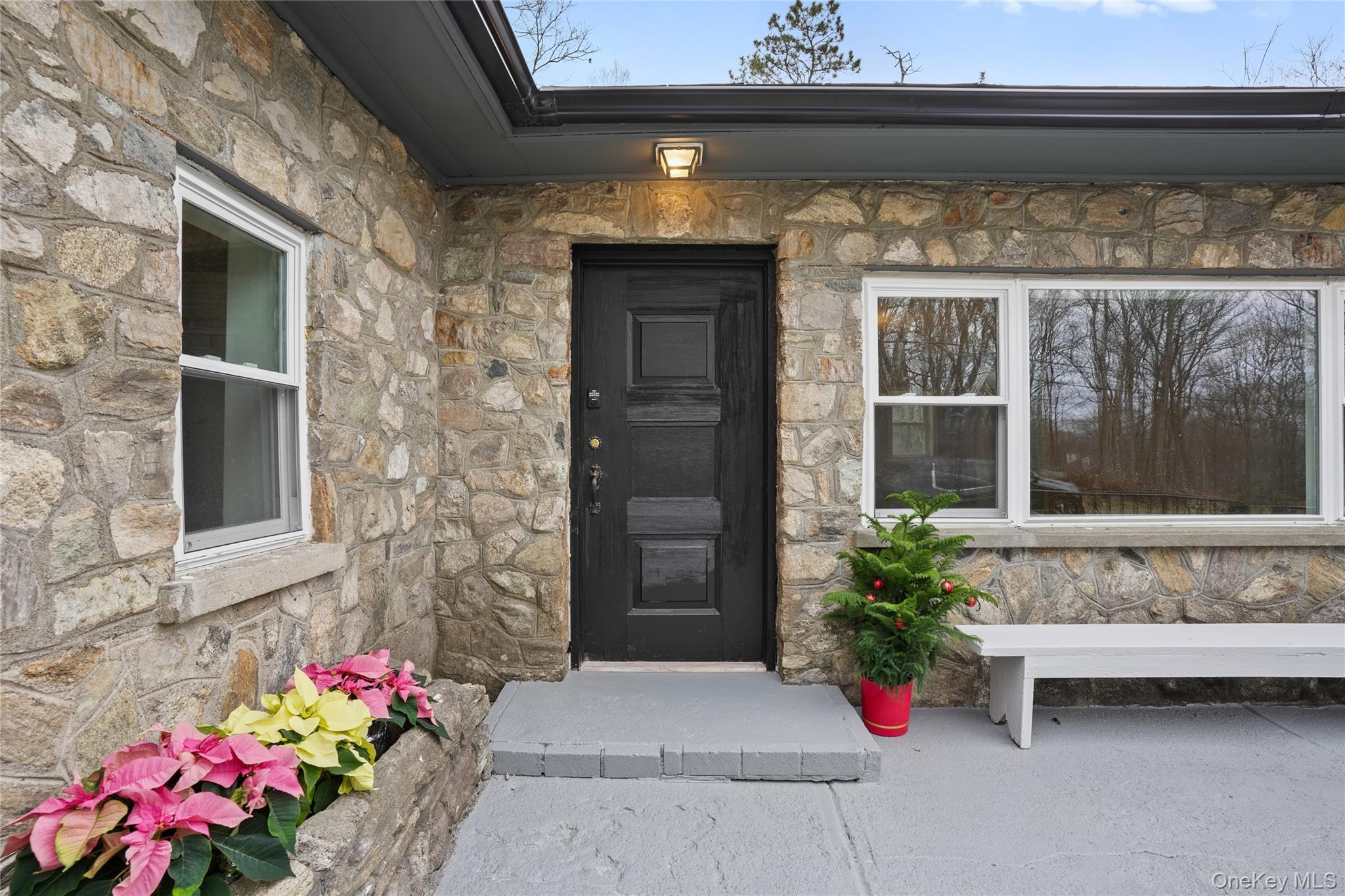 517 E Mountain Road N, Unit 515-517 photo 2
