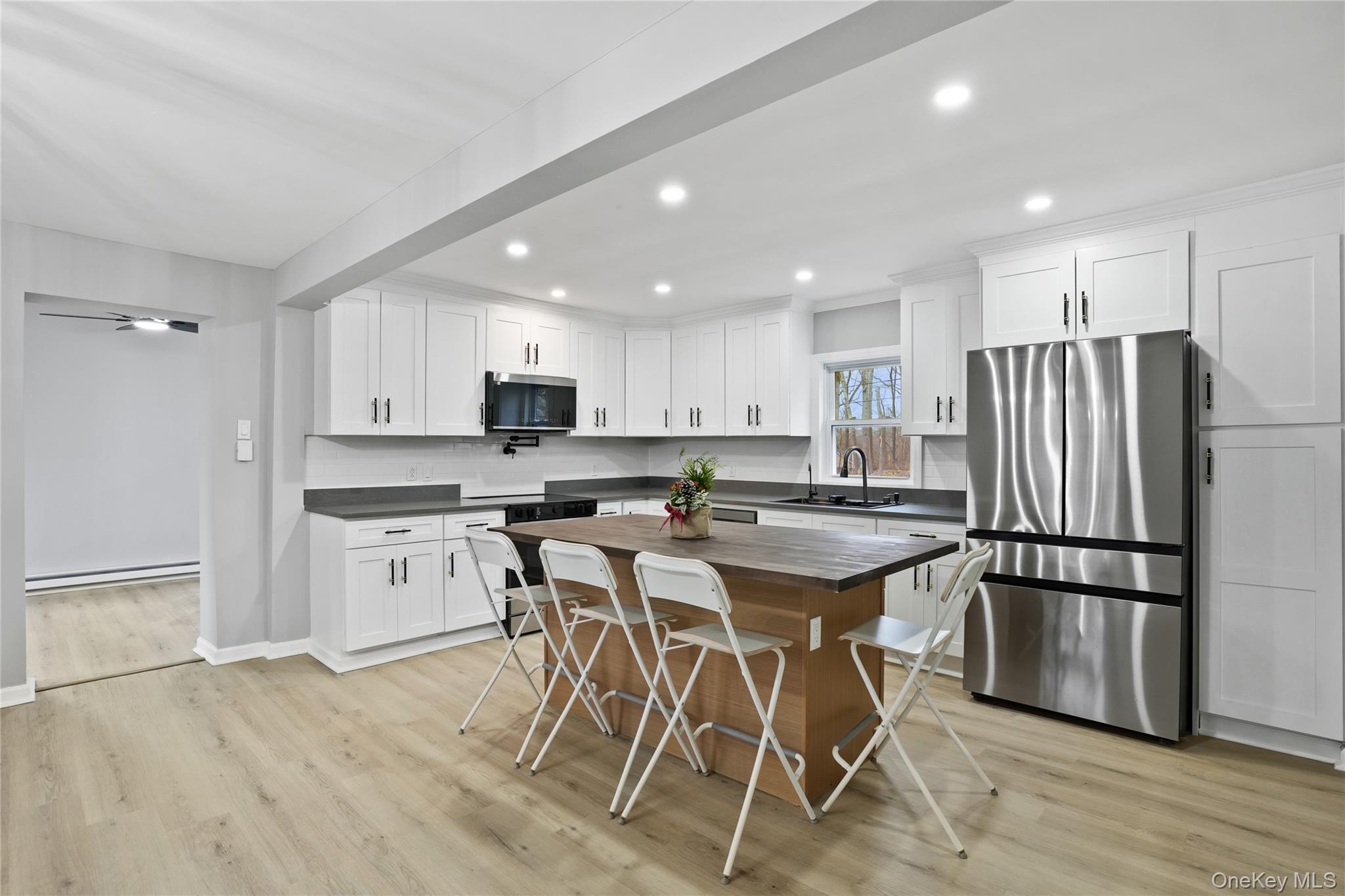 517 E Mountain Road N, Unit 515-517 photo 3