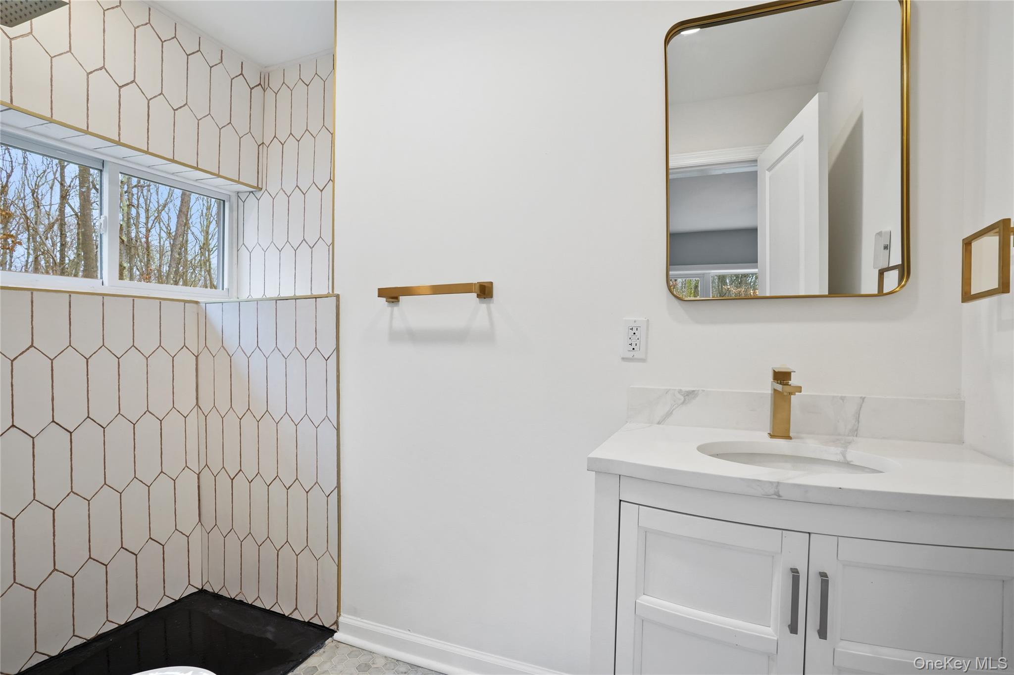 517 E Mountain Road N, Unit 515-517 photo 17