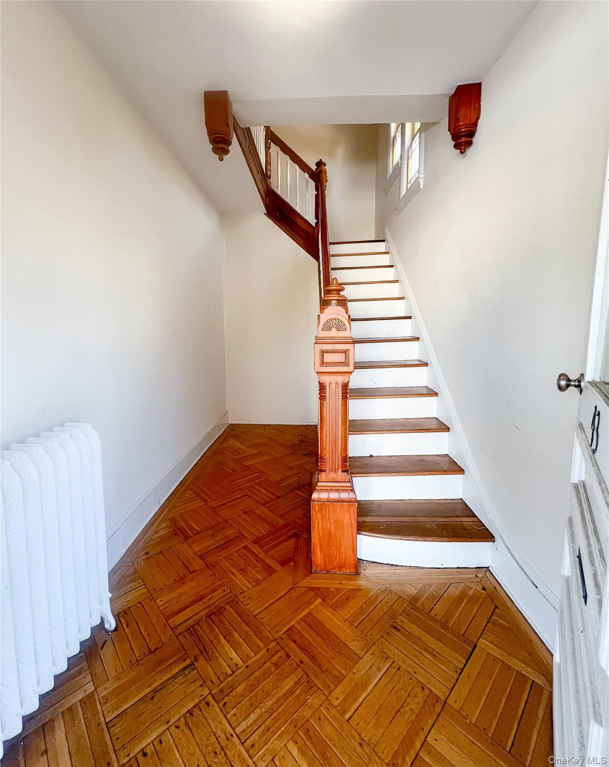 43 W Neck Road, Unit Apt 1 photo 3