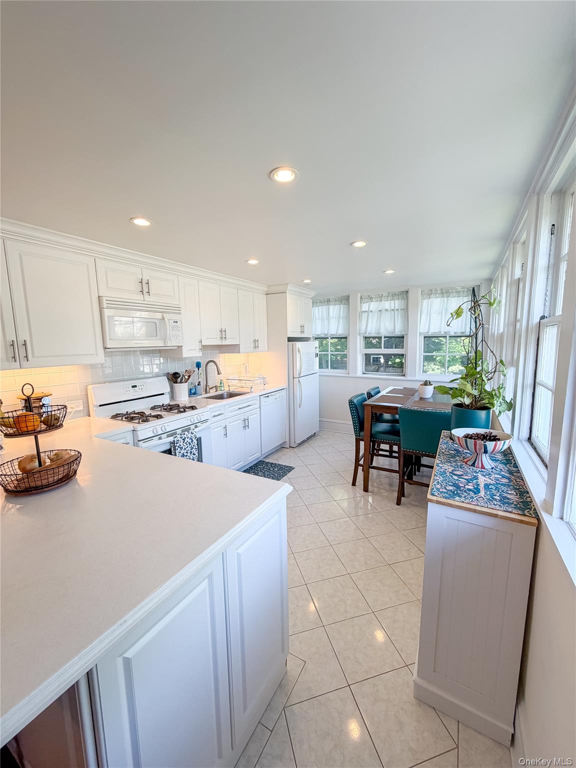 43 W Neck Road, Unit Apt 1 photo 6