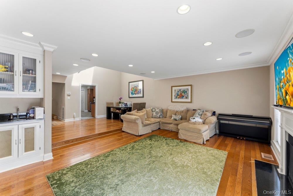 76 Estate Drive – For Sale photo 4