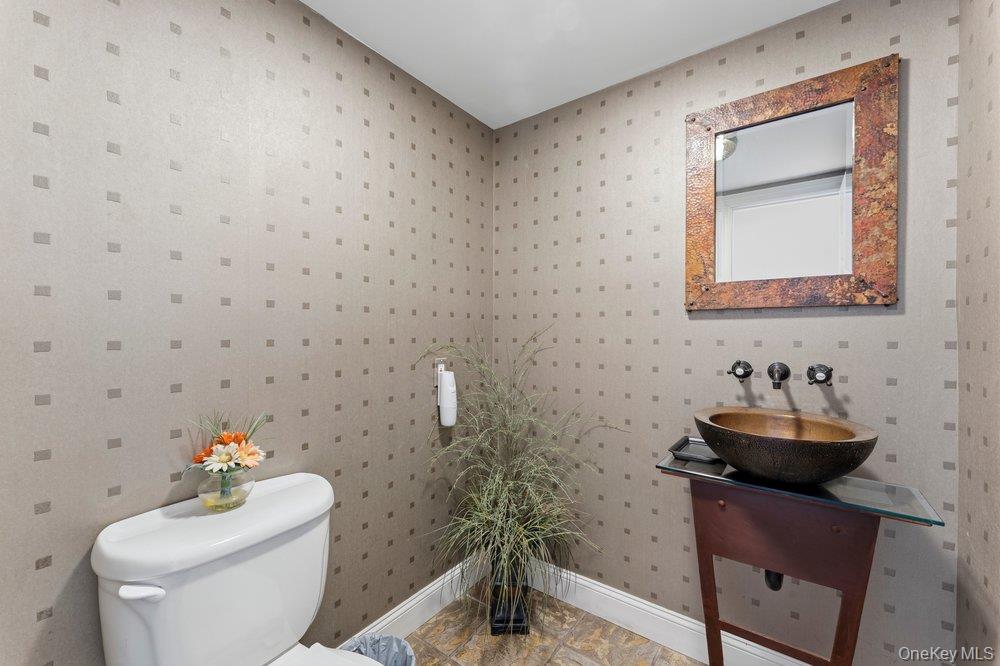 76 Estate Drive – For Sale photo 9