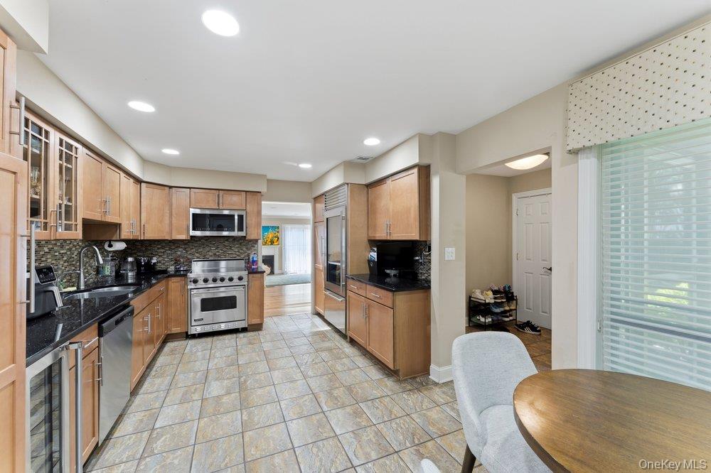 76 Estate Drive – For Sale photo 6