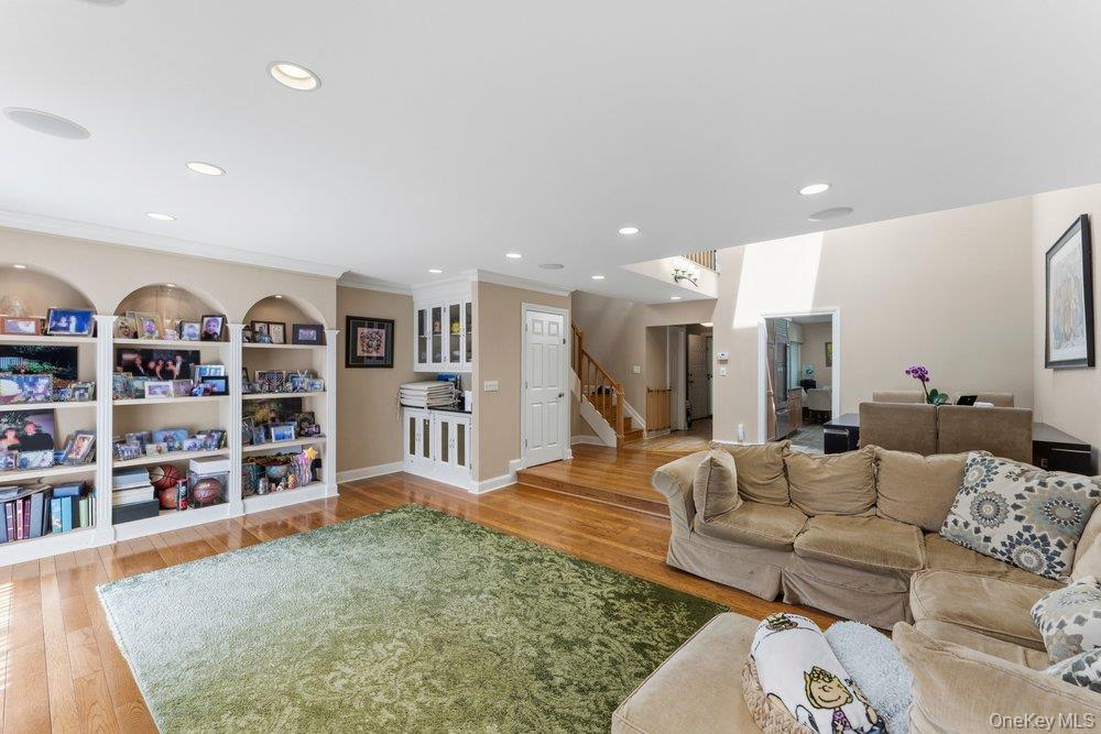 76 Estate Drive – For Sale photo 3
