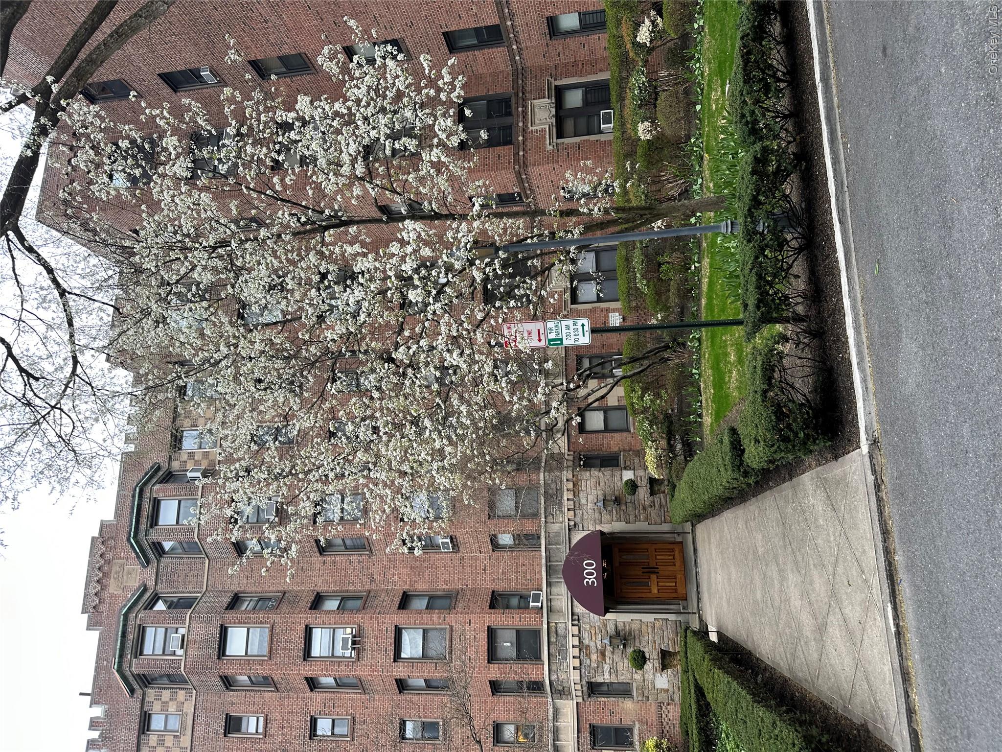 300 Main Street, Unit 6K photo 2