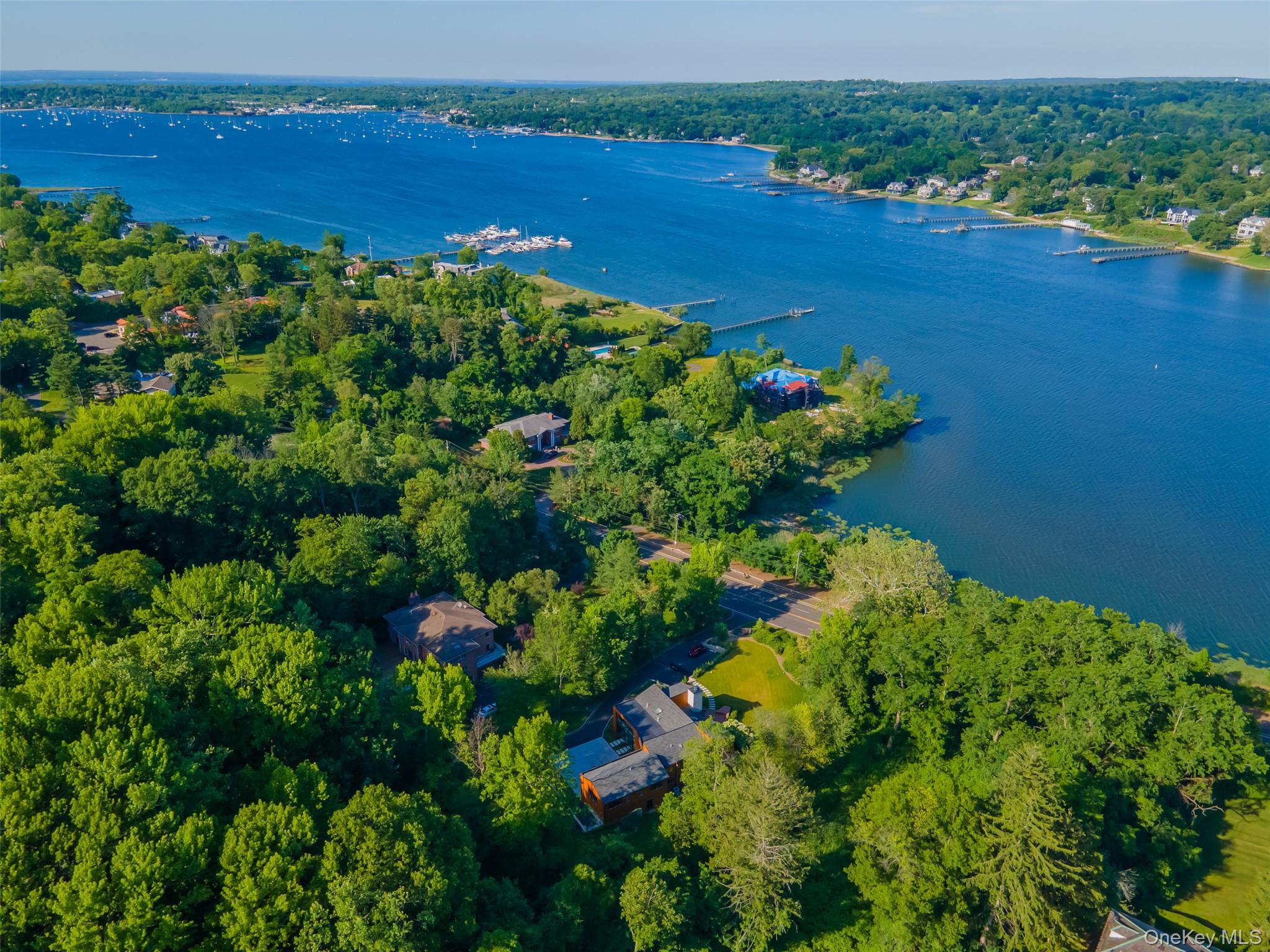 369 E Shore Road – For Sale photo 2