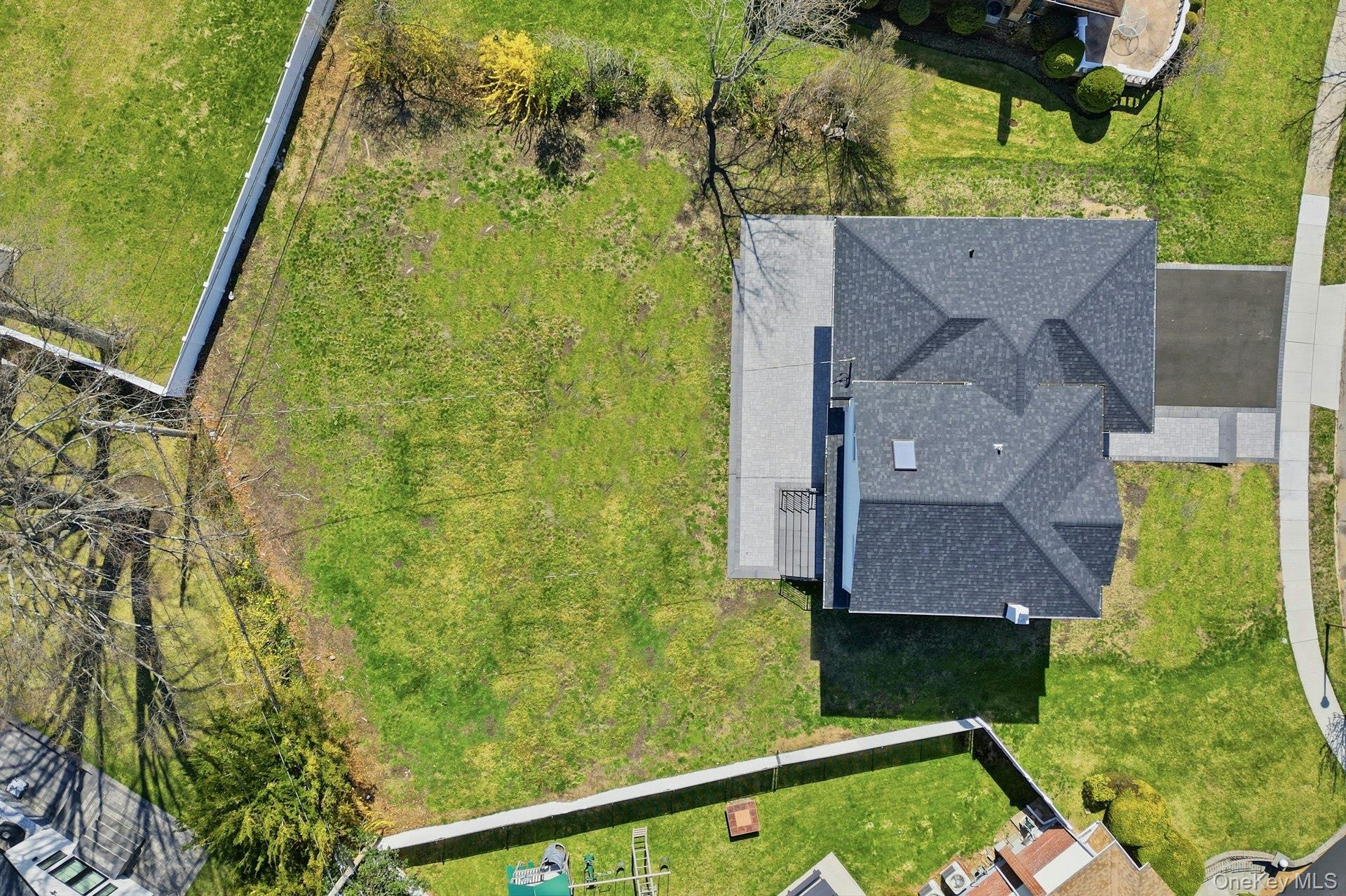 2040 Wellington Court – For Sale photo 45