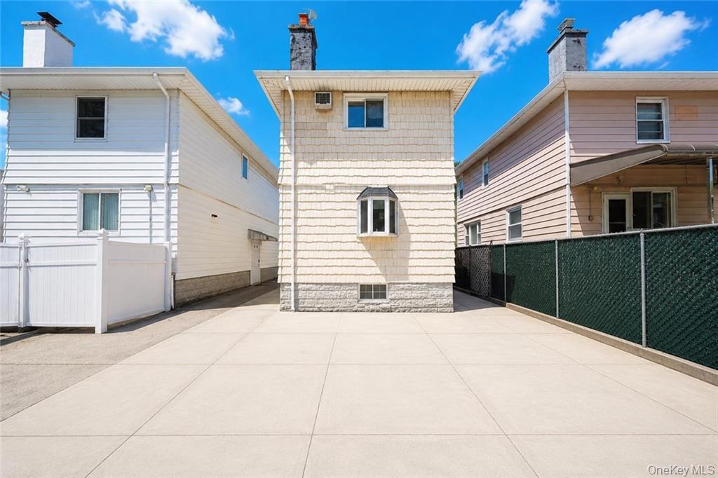 2675 E 27th Street – For Sale photo 3