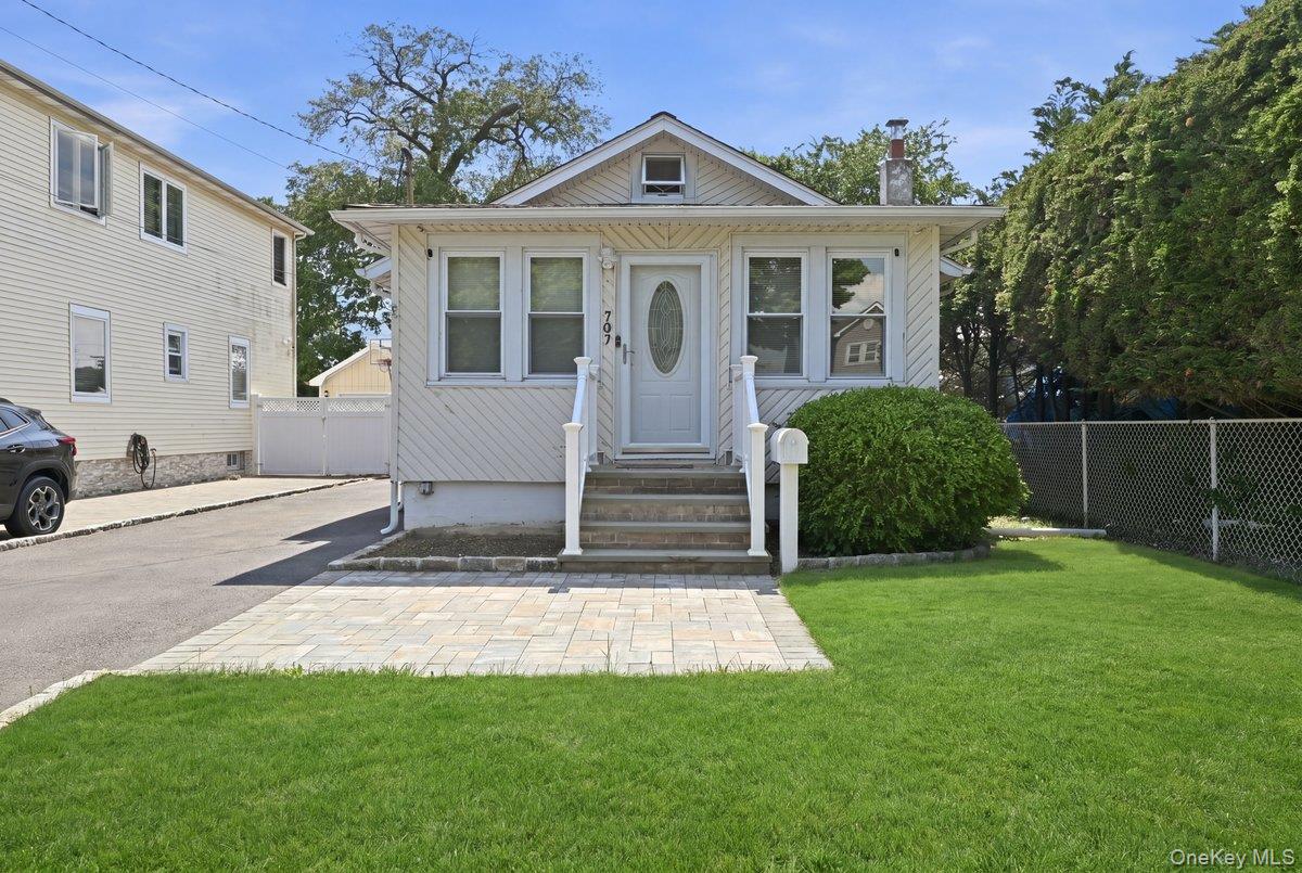 707 5th Street Street S – For Sale