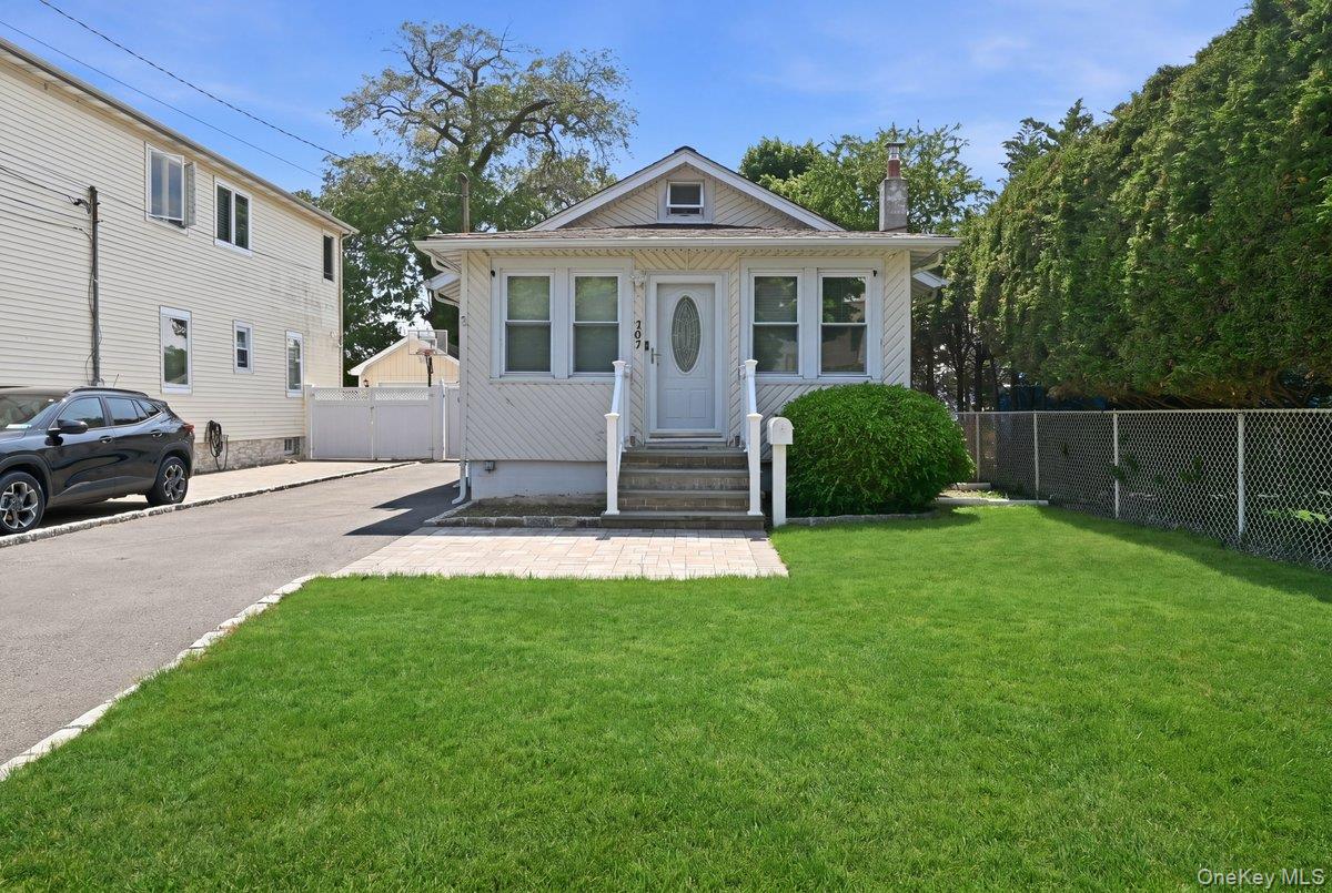 707 5th Street Street S – For Sale photo 3