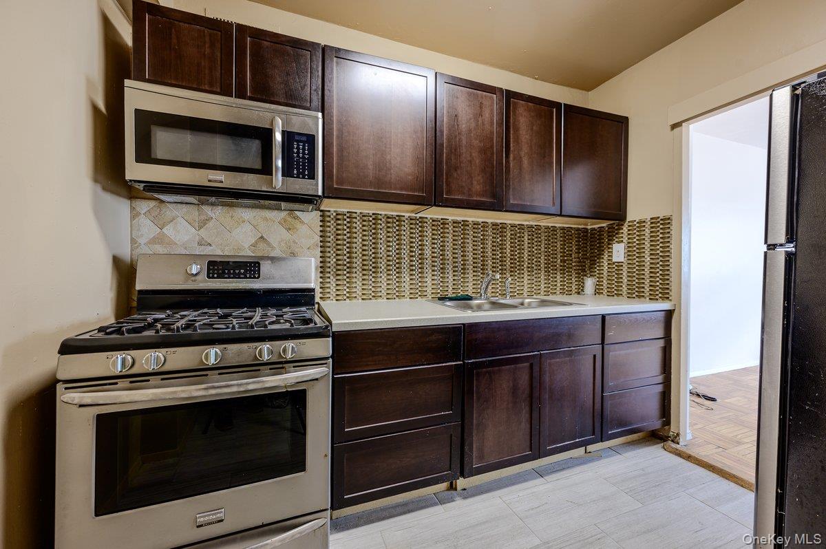 3 Fordham Hill Oval, Unit 5E photo 5