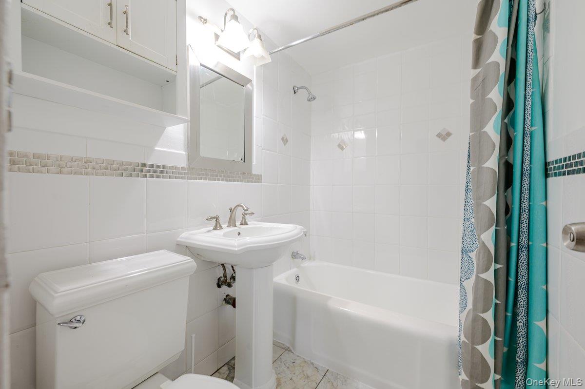 3 Fordham Hill Oval, Unit 5E photo 8
