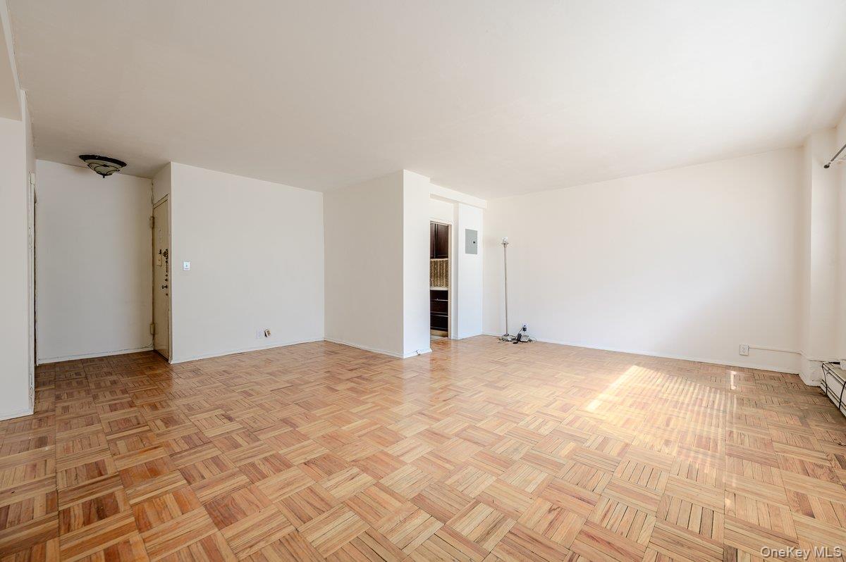 3 Fordham Hill Oval, Unit 5E photo 3