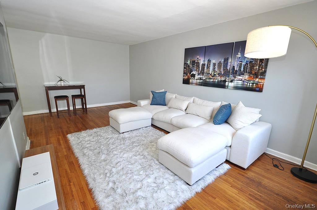 485 Webster Avenue, Unit B5 photo 4