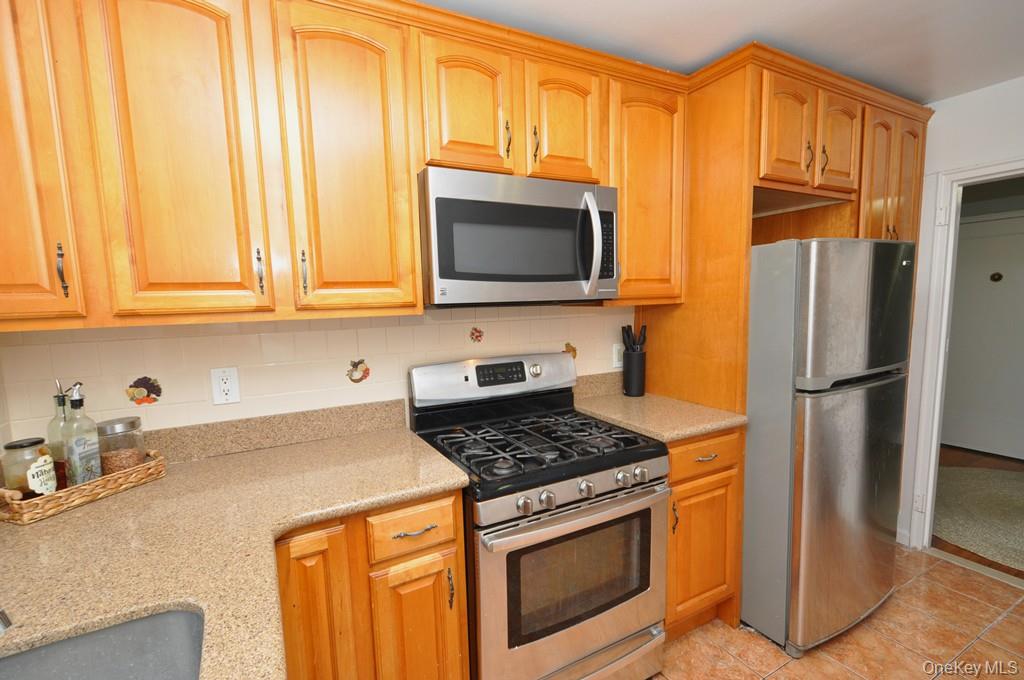 485 Webster Avenue, Unit B5 photo 8
