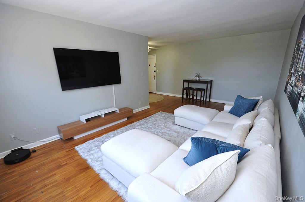 485 Webster Avenue, Unit B5 photo 5