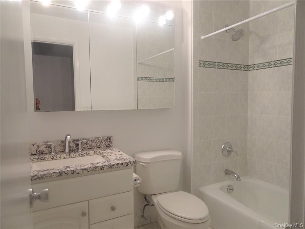 300 Livingston Avenue, Unit 2A photo 14