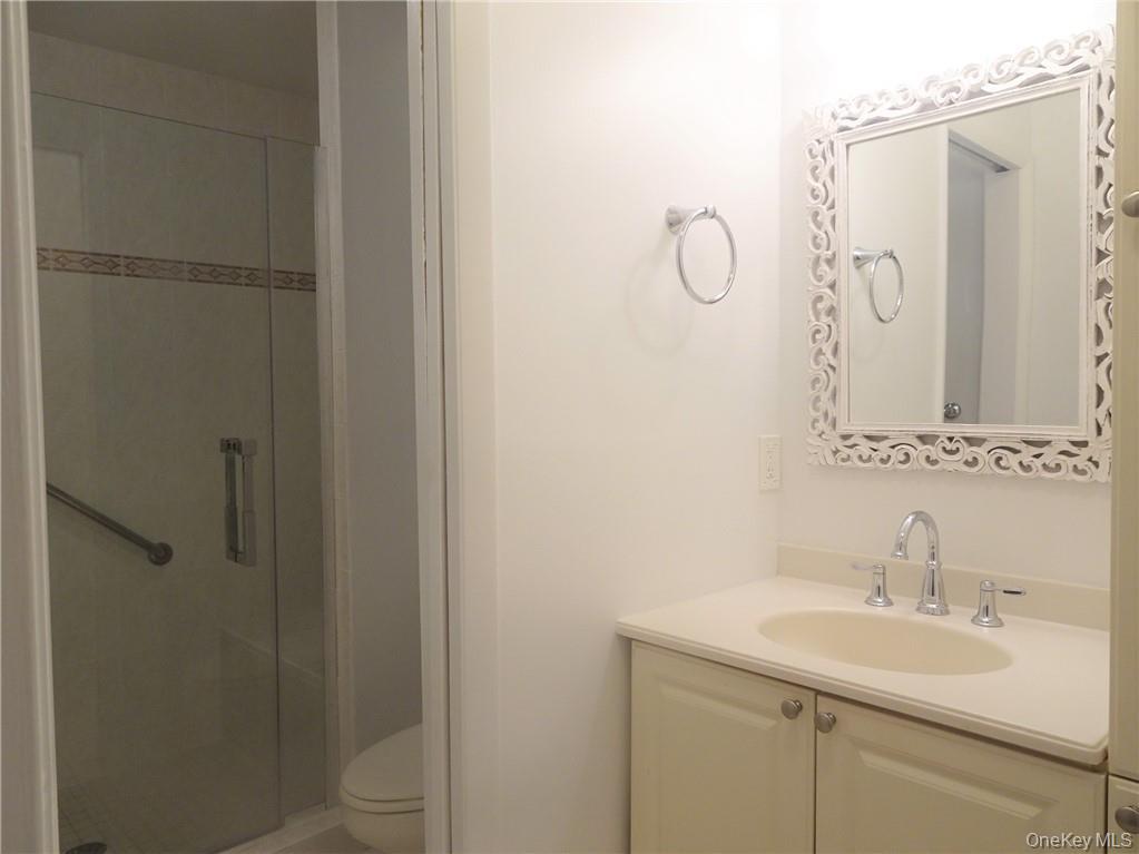 300 Livingston Avenue, Unit 2A photo 12