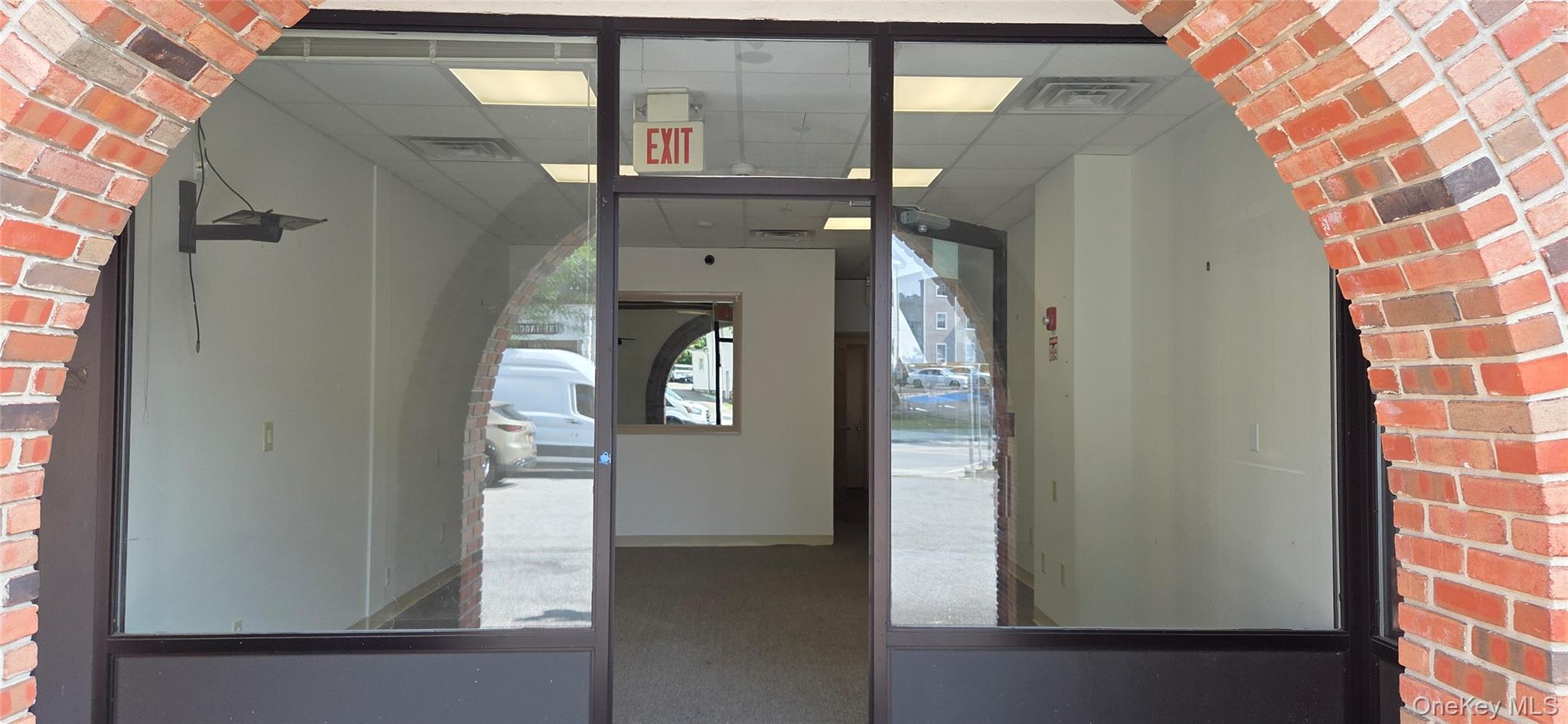 38 Beekman Avenue, Unit Ground Flo photo 5