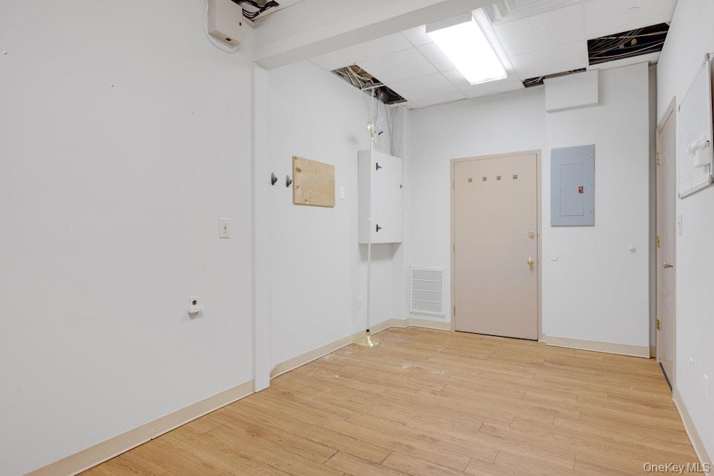 38 Beekman Avenue, Unit Ground Flo photo 11
