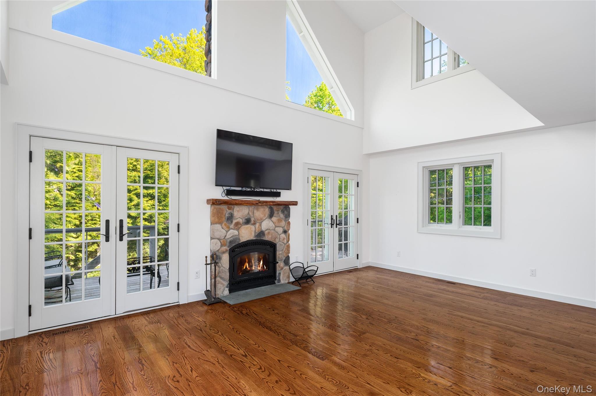 53 Cove Road – For Rent photo 12