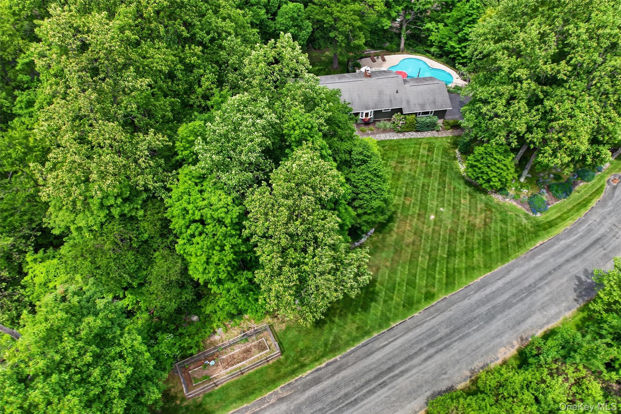 8 Mountain Brook Road – For Sale photo 37