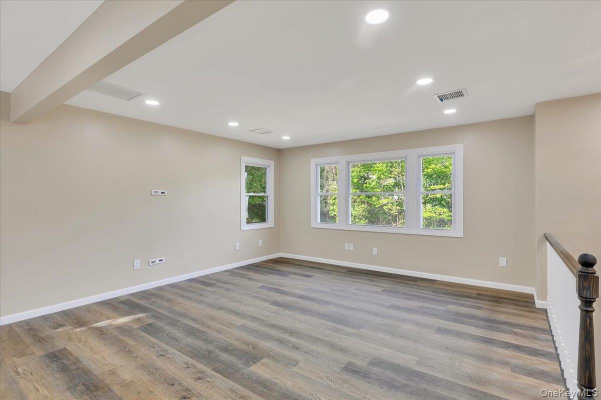 513 Canada Street – For Sale photo 7