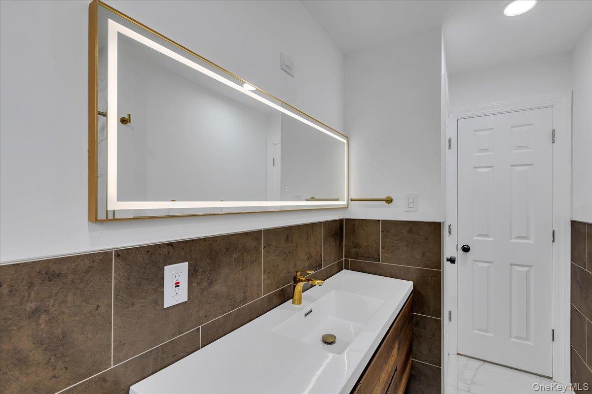 513 Canada Street – For Sale photo 28