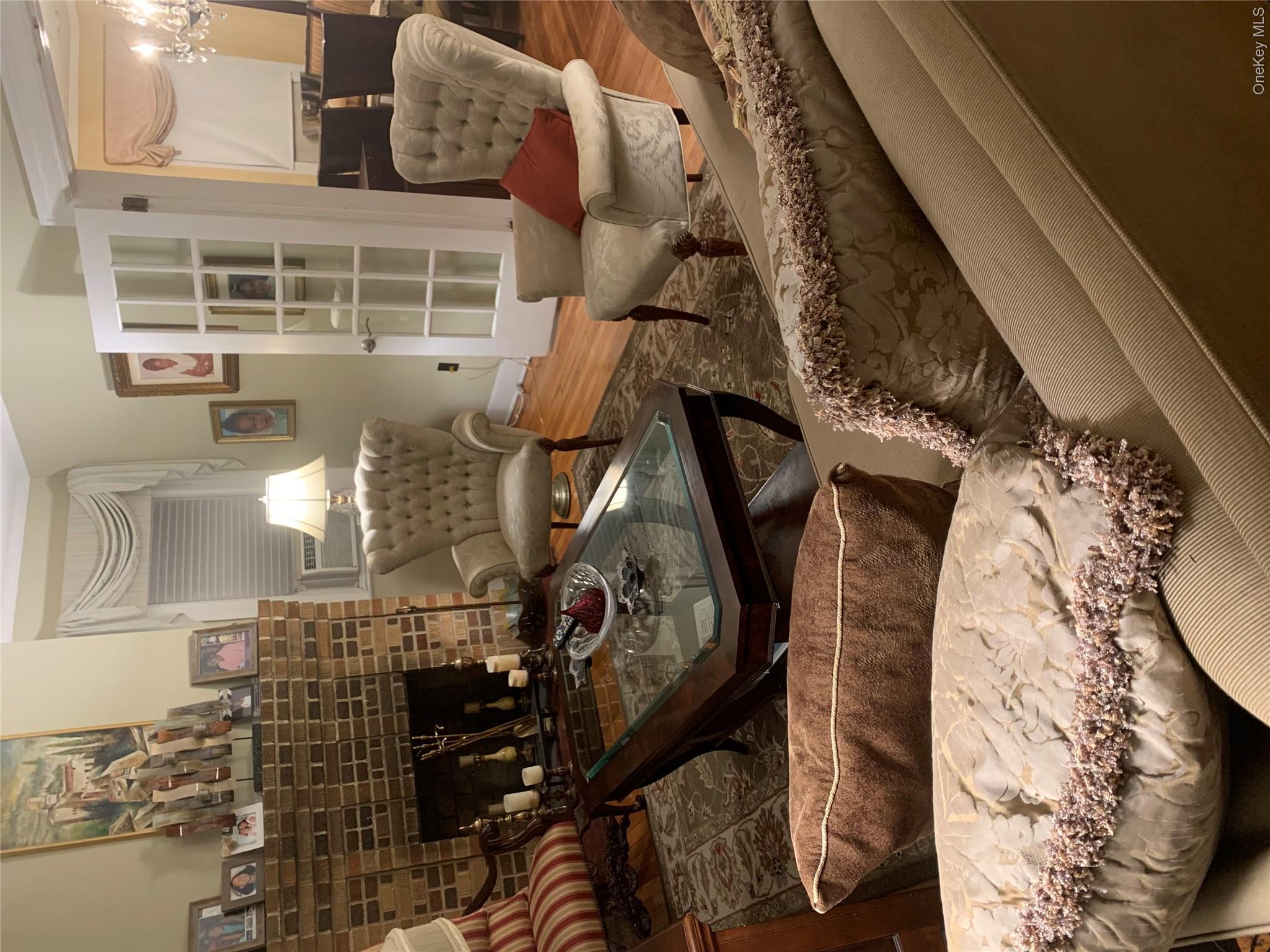 574 E 3rd Street, Unit 1 photo 2