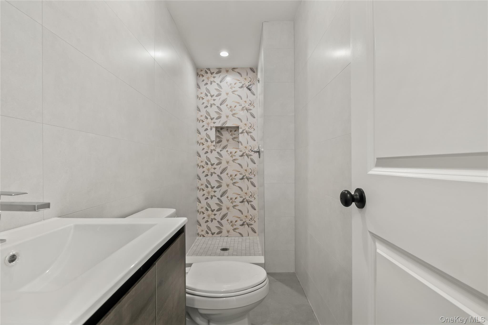 37 Ewing Avenue, Unit 202 photo 41