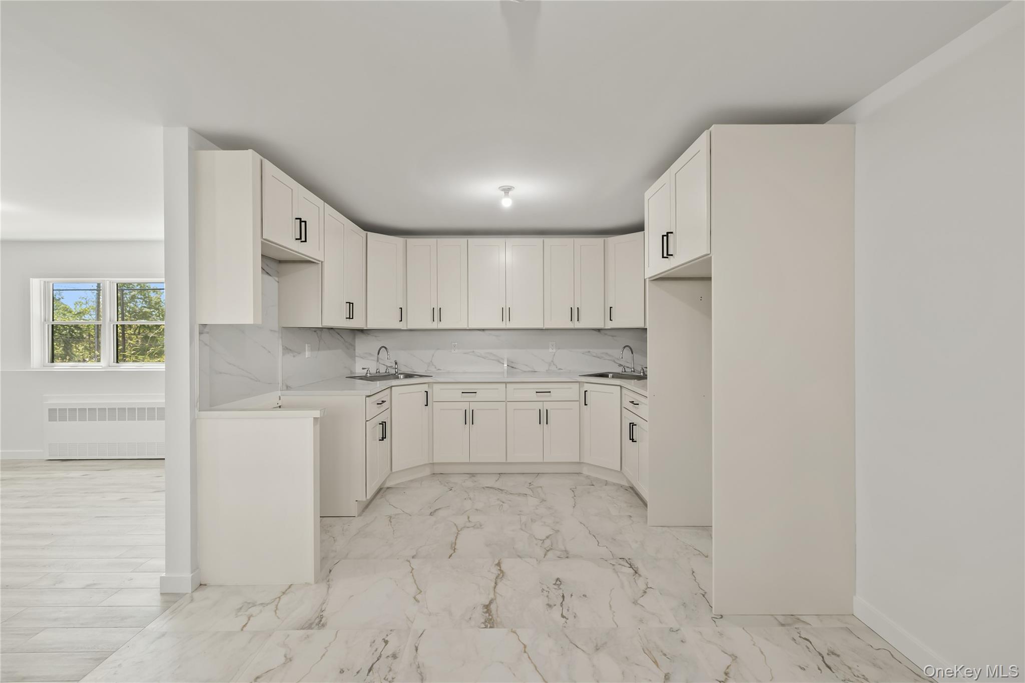 37 Ewing Avenue, Unit 202 photo 36