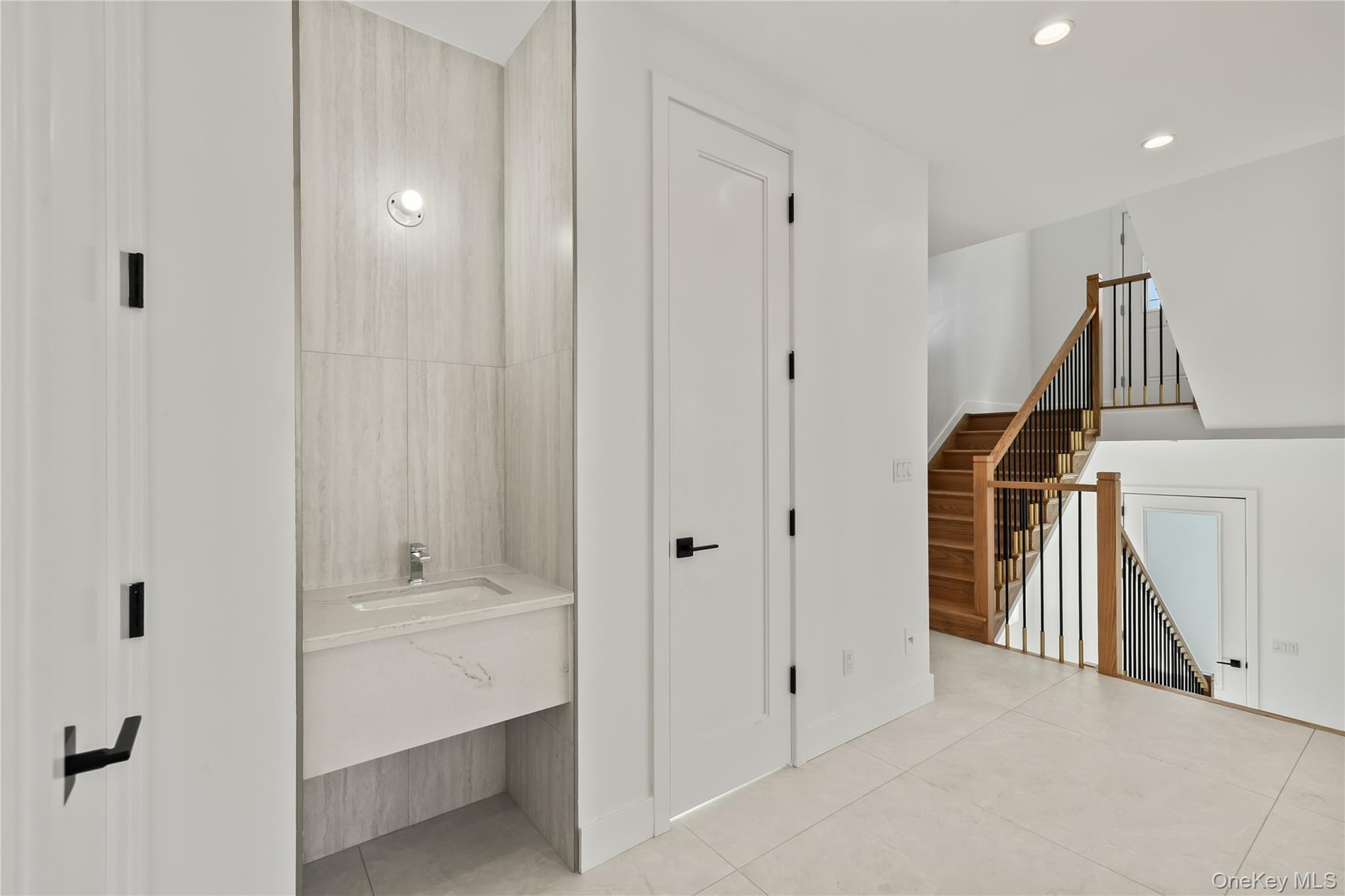37 Ewing Avenue, Unit 202 photo 9